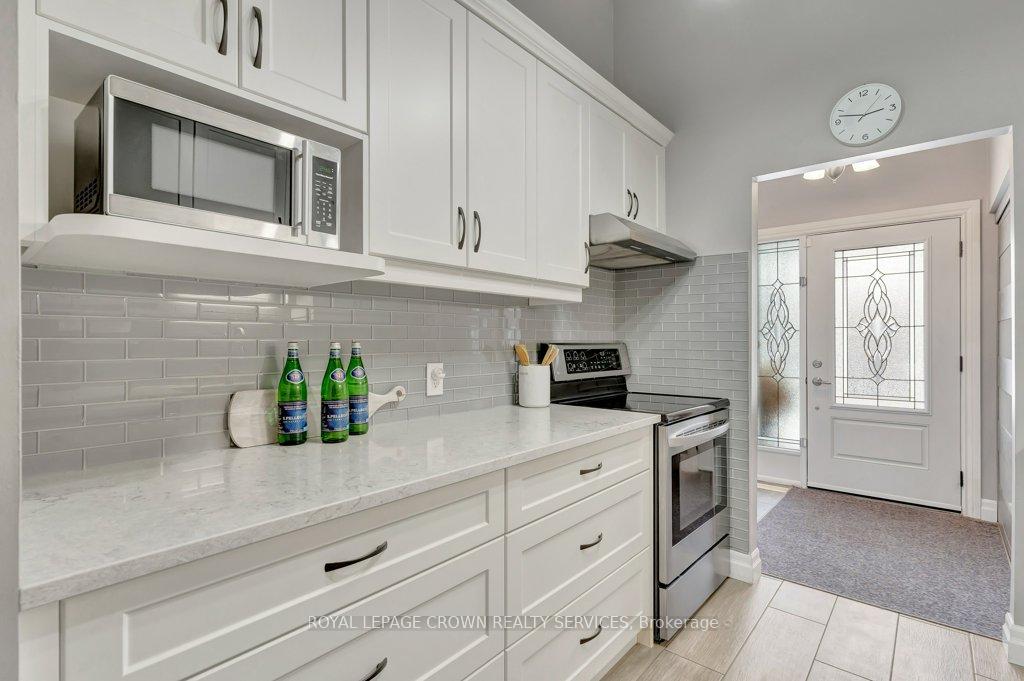 Photo 11 of 542 Trico Drive, Cambridge — HOMEH