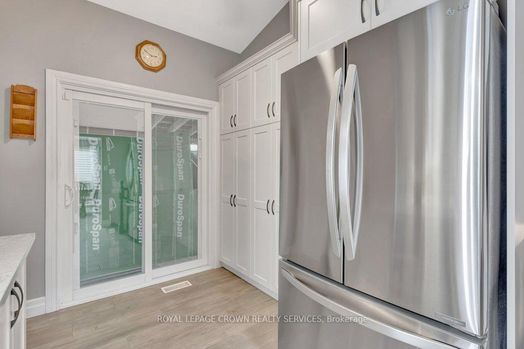 Photo 13 of 542 Trico Drive, Cambridge — HOMEH