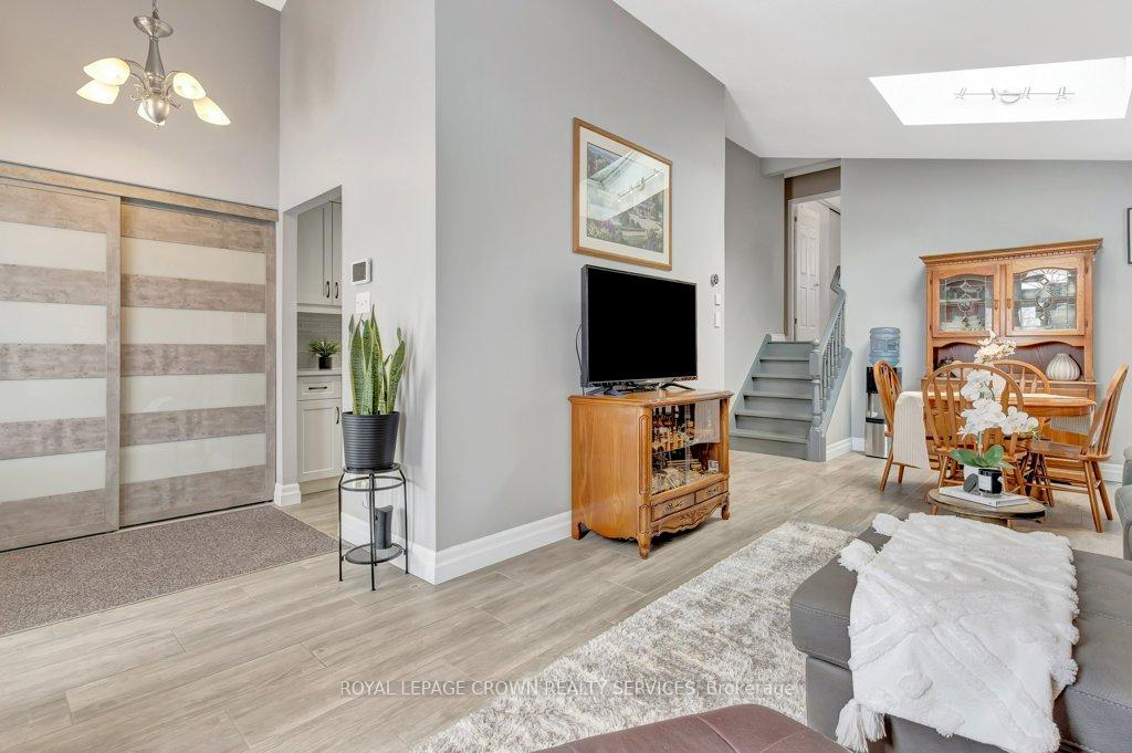 Photo 17 of 542 Trico Drive, Cambridge — HOMEH