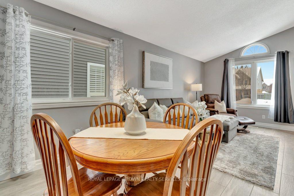 Photo 18 of 542 Trico Drive, Cambridge — HOMEH