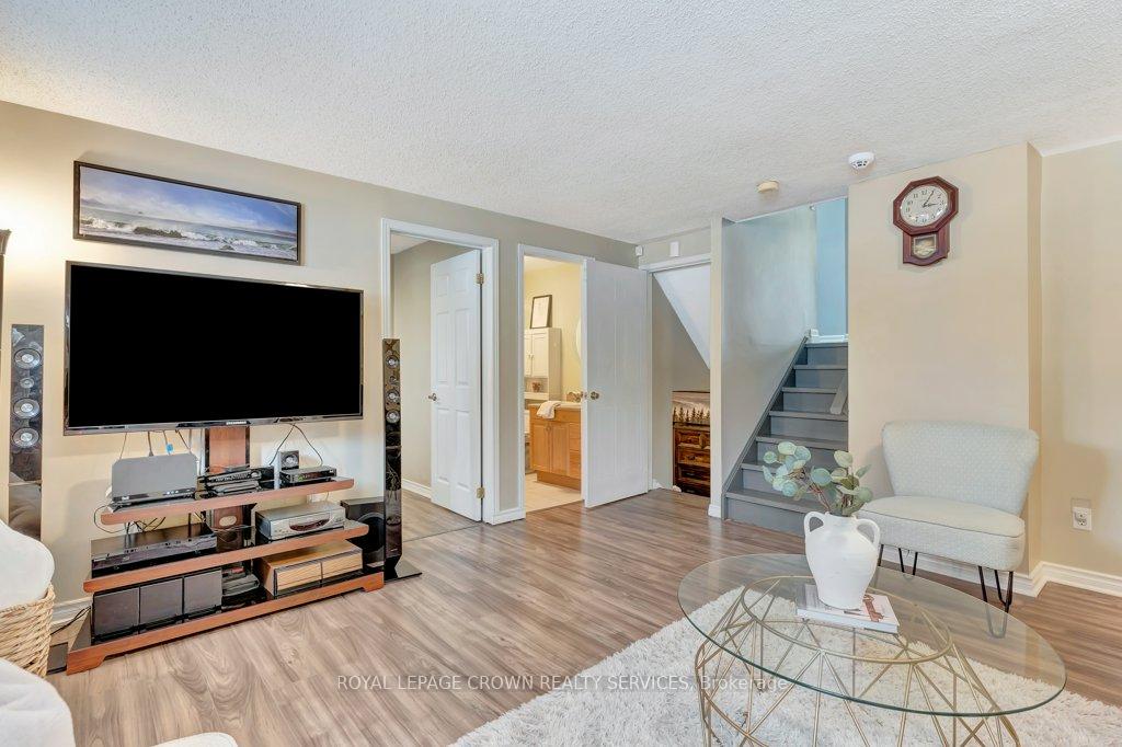 Photo 29 of 542 Trico Drive, Cambridge — HOMEH