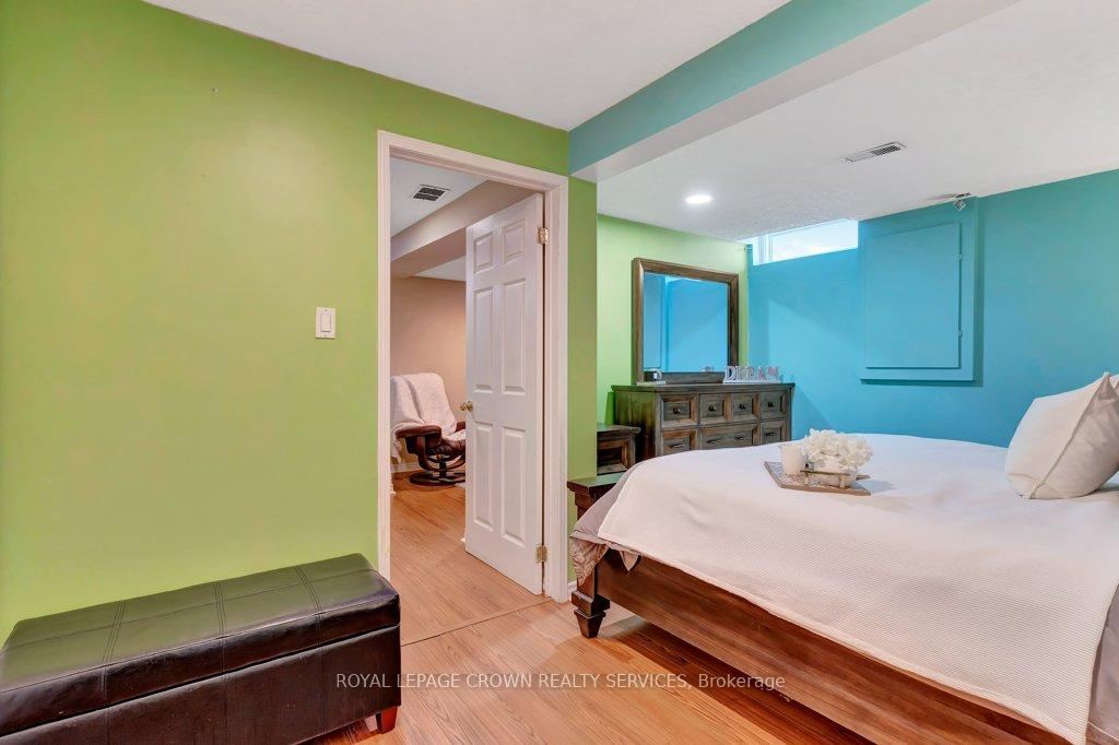Photo 33 of 542 Trico Drive, Cambridge — HOMEH