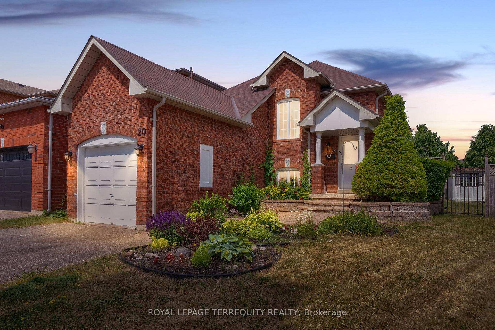 Photo 1 of 20 Abernethy Crescent, Clarington, Bowmanville — HOMEH