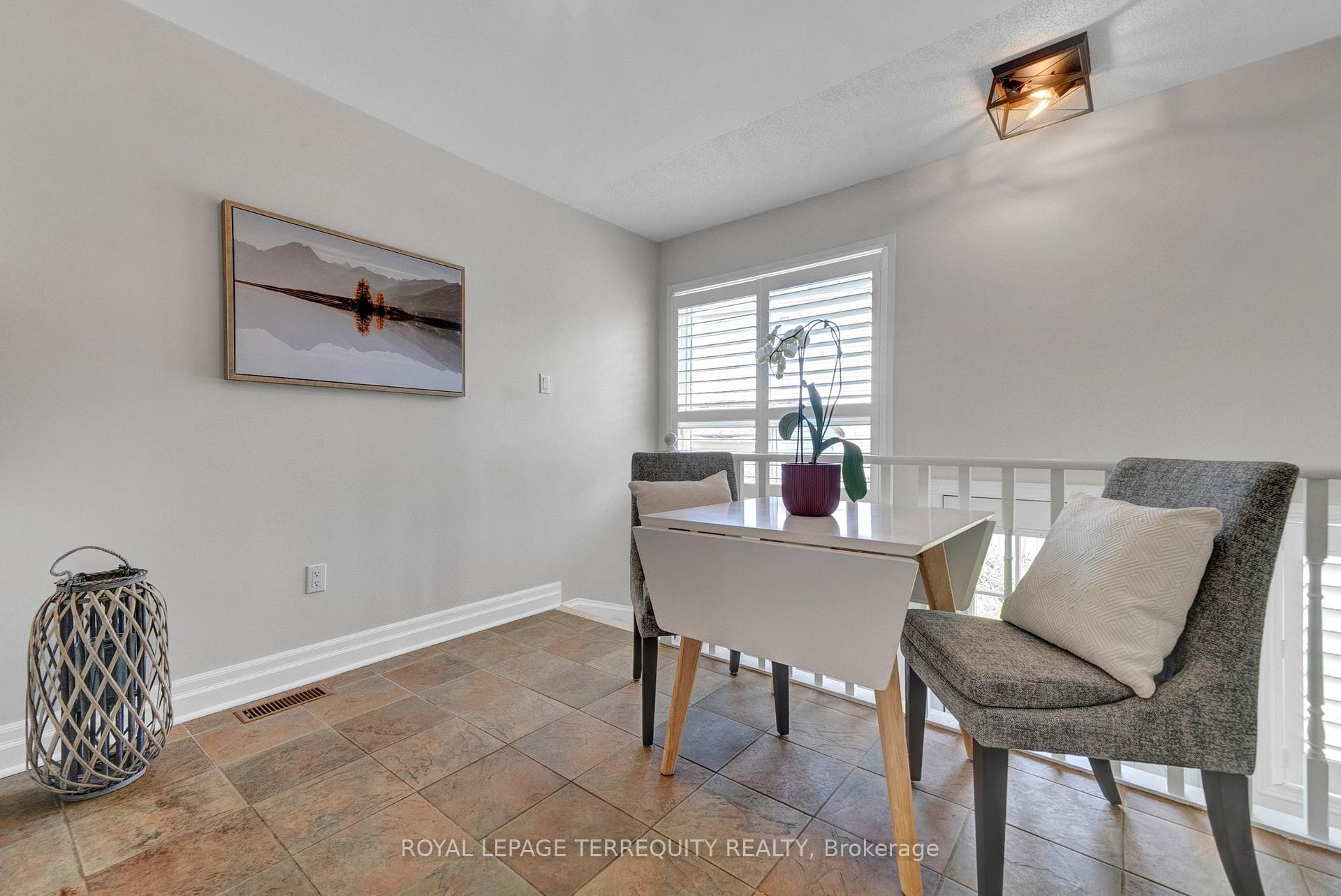 Photo 11 of 20 Abernethy Crescent, Clarington, Bowmanville — HOMEH