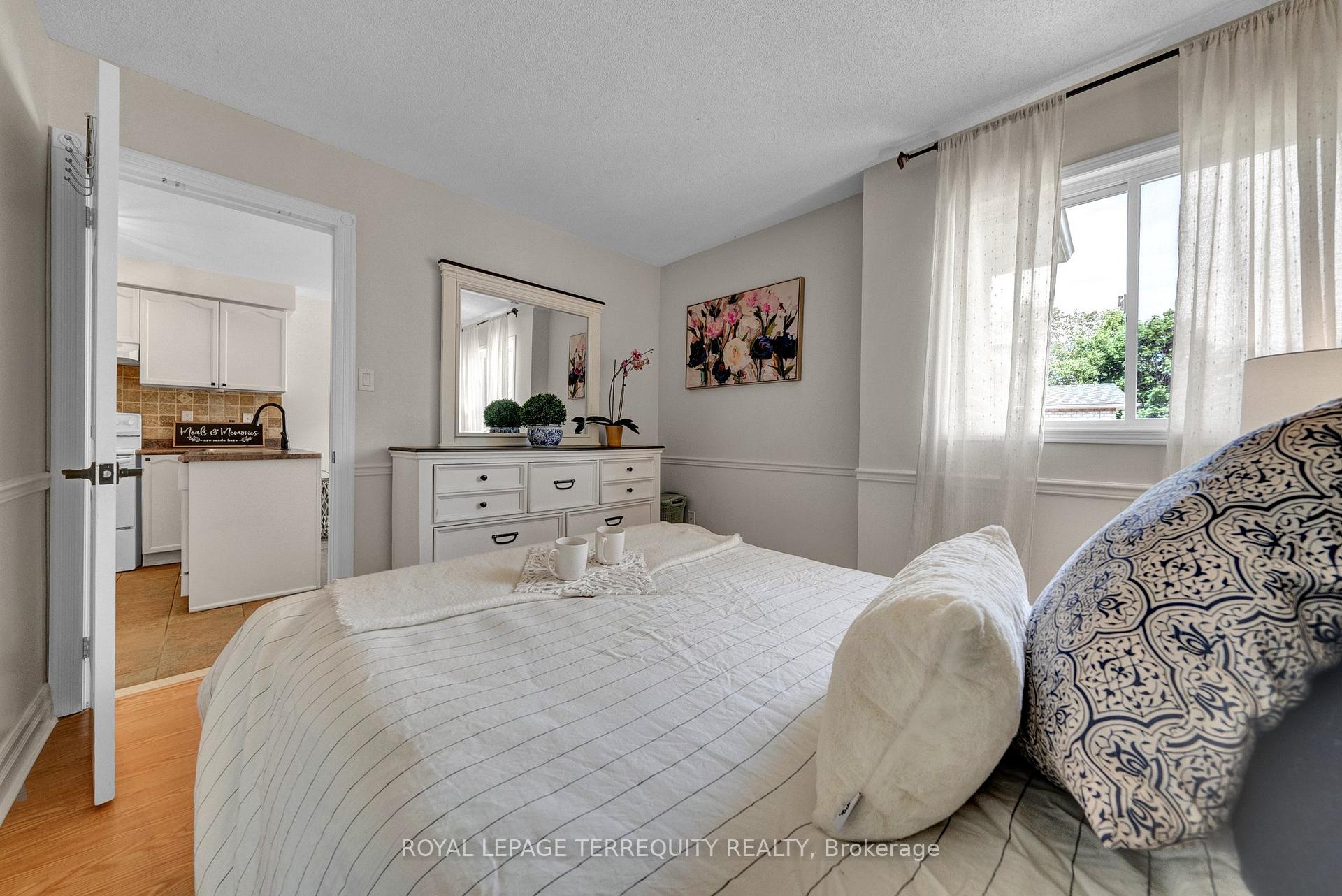 Photo 14 of 20 Abernethy Crescent, Clarington, Bowmanville — HOMEH