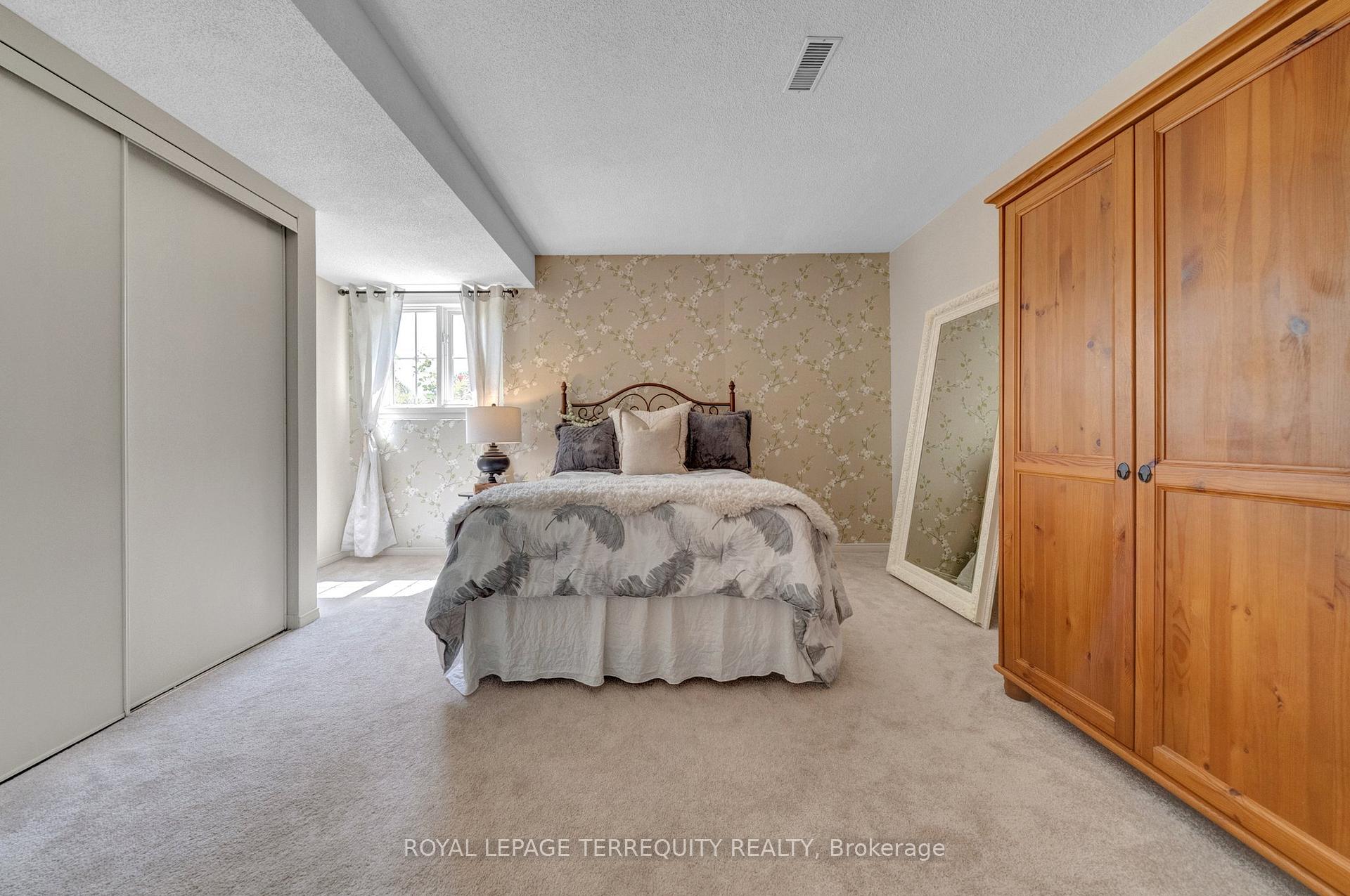Photo 22 of 20 Abernethy Crescent, Clarington, Bowmanville — HOMEH