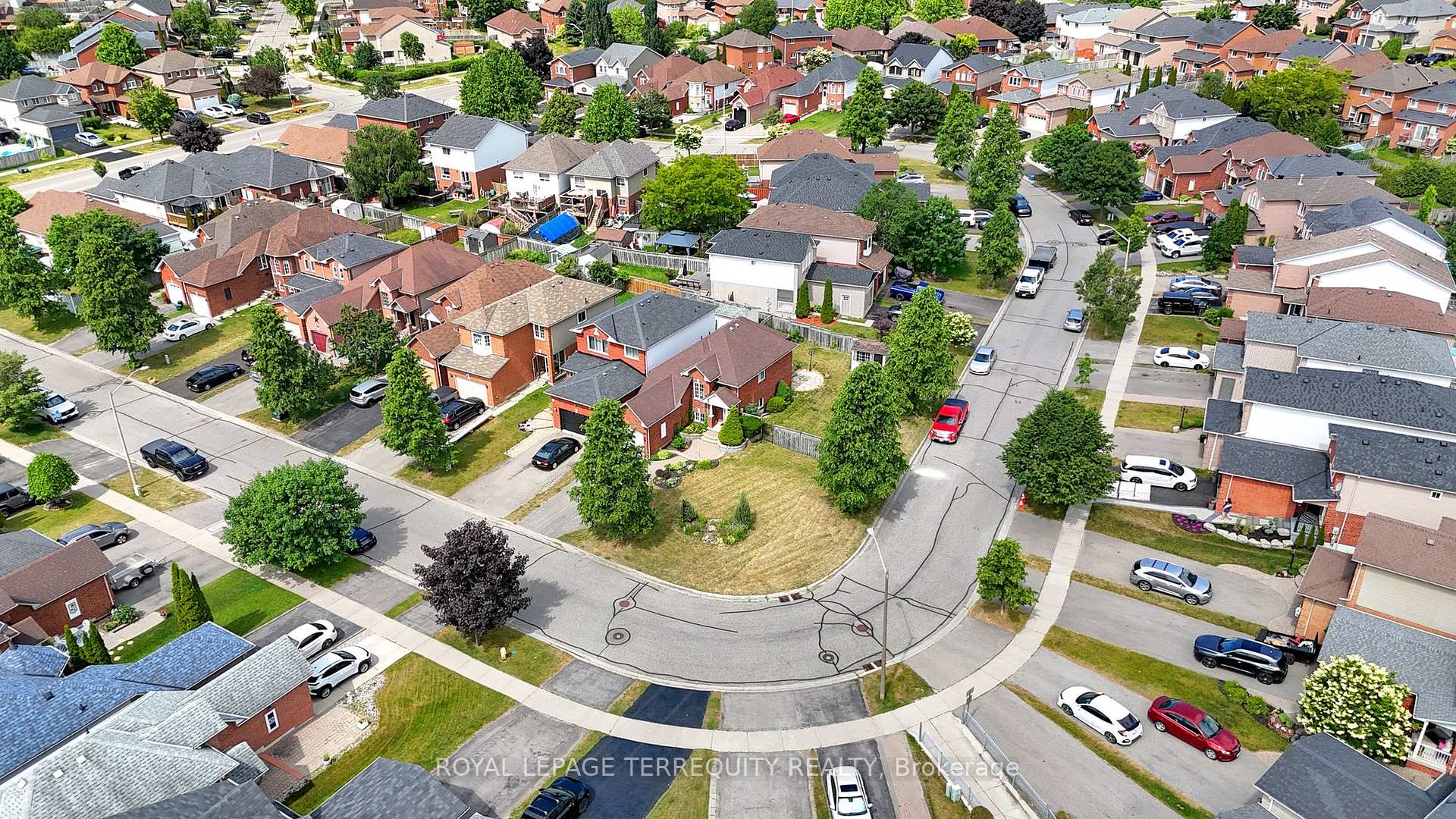 Photo 28 of 20 Abernethy Crescent, Clarington, Bowmanville — HOMEH