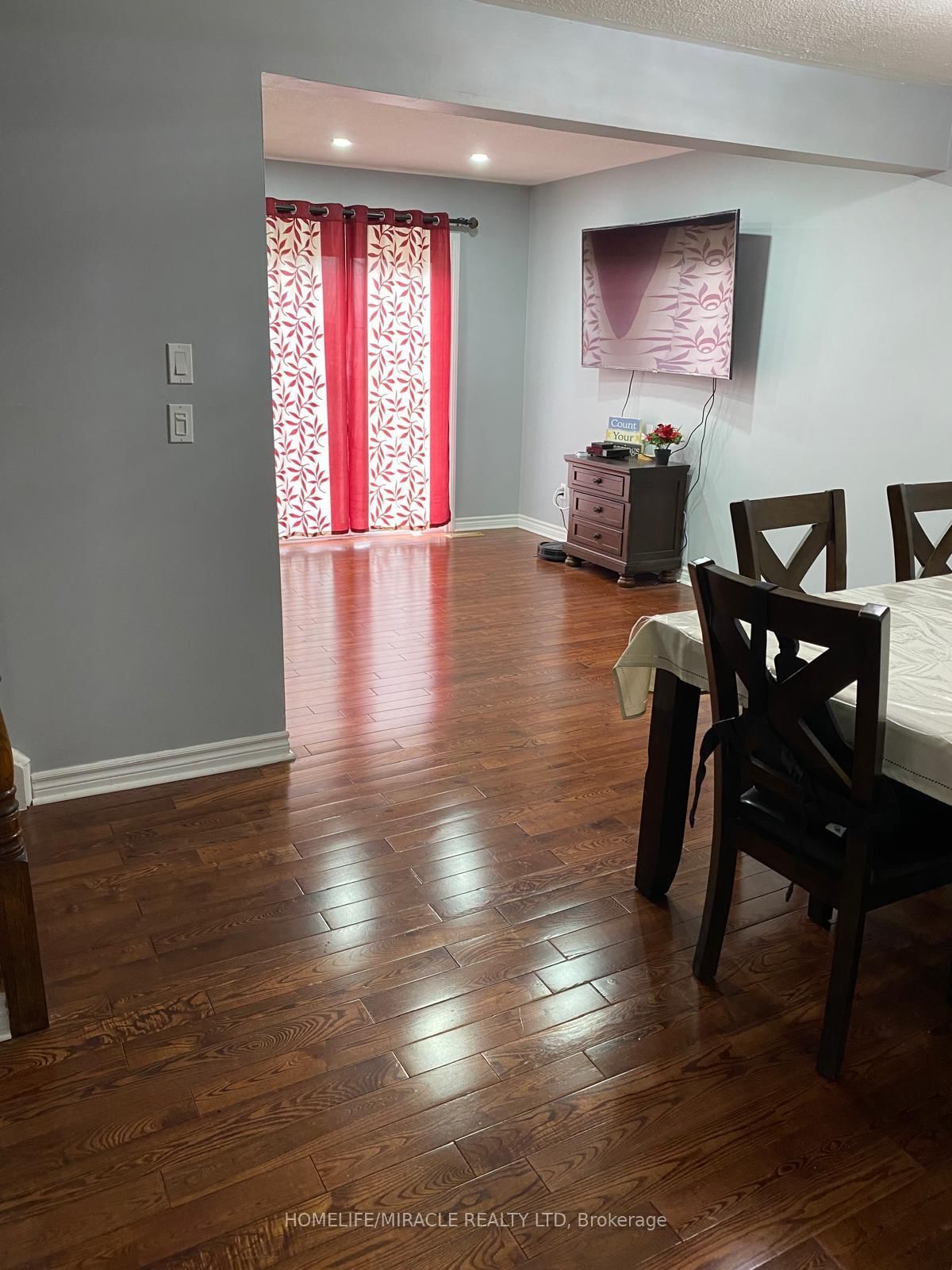 Photo 4 of Unit #44, 1020 Central Park Dr, Brampton, Northgate — HOMEH