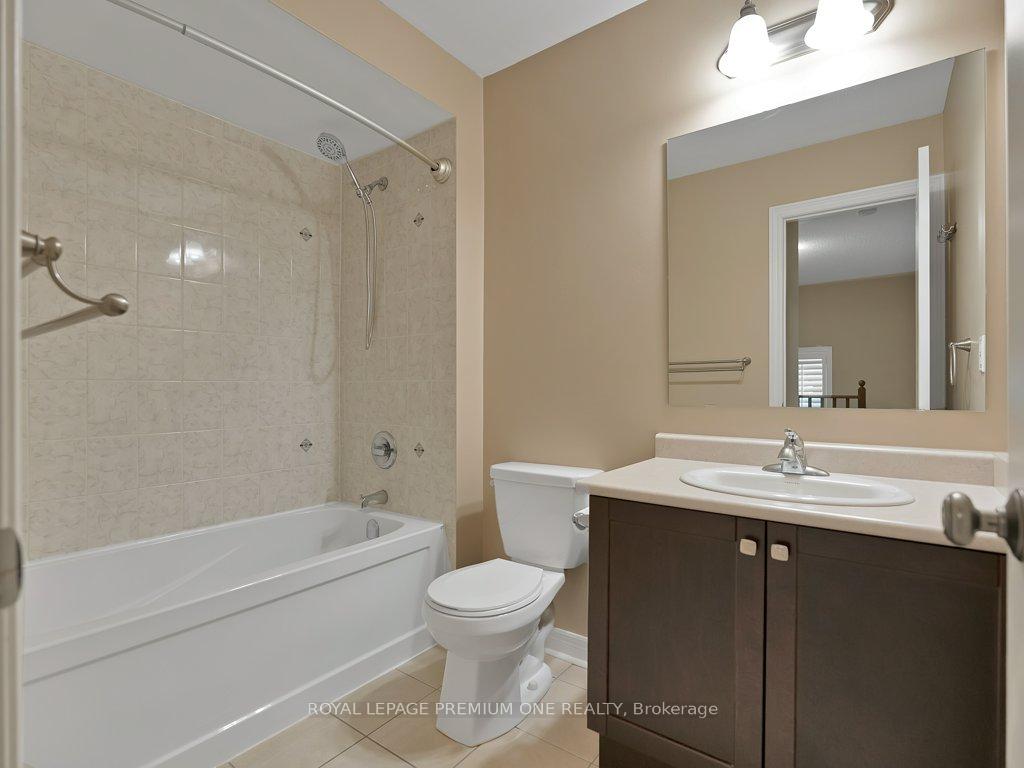 Photo 14 of 11 Mccardy Court, Caledon, Caledon East — HOMEH