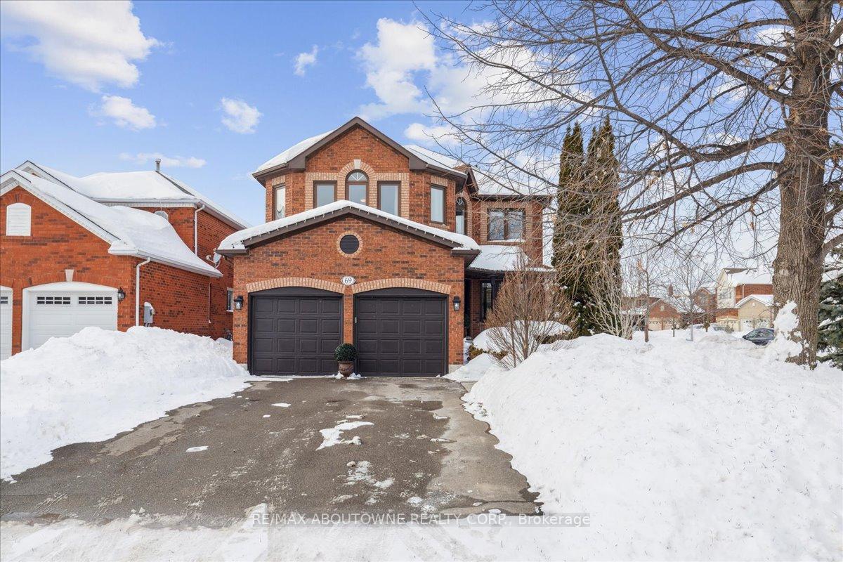 Photo 1 of 69 Lauchlin Crescent, Halton Hills, Georgetown — HOMEH