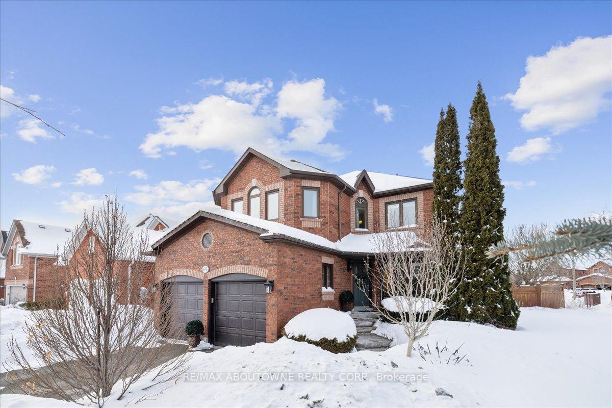 Photo 2 of 69 Lauchlin Crescent, Halton Hills, Georgetown — HOMEH