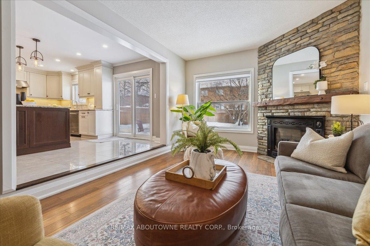 Photo 13 of 69 Lauchlin Crescent, Halton Hills, Georgetown — HOMEH