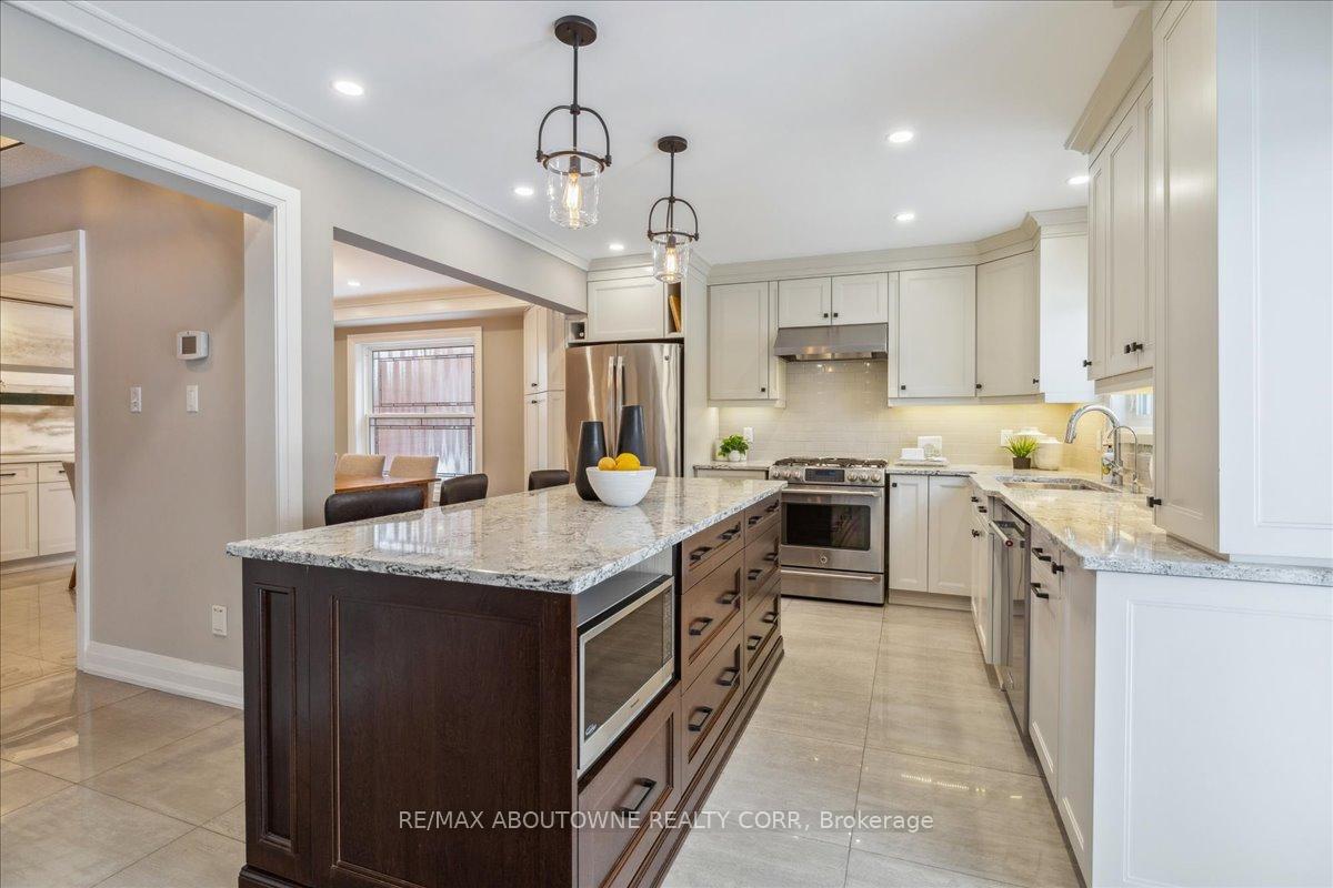 Photo 16 of 69 Lauchlin Crescent, Halton Hills, Georgetown — HOMEH