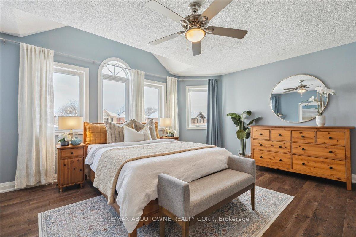 Photo 22 of 69 Lauchlin Crescent, Halton Hills, Georgetown — HOMEH