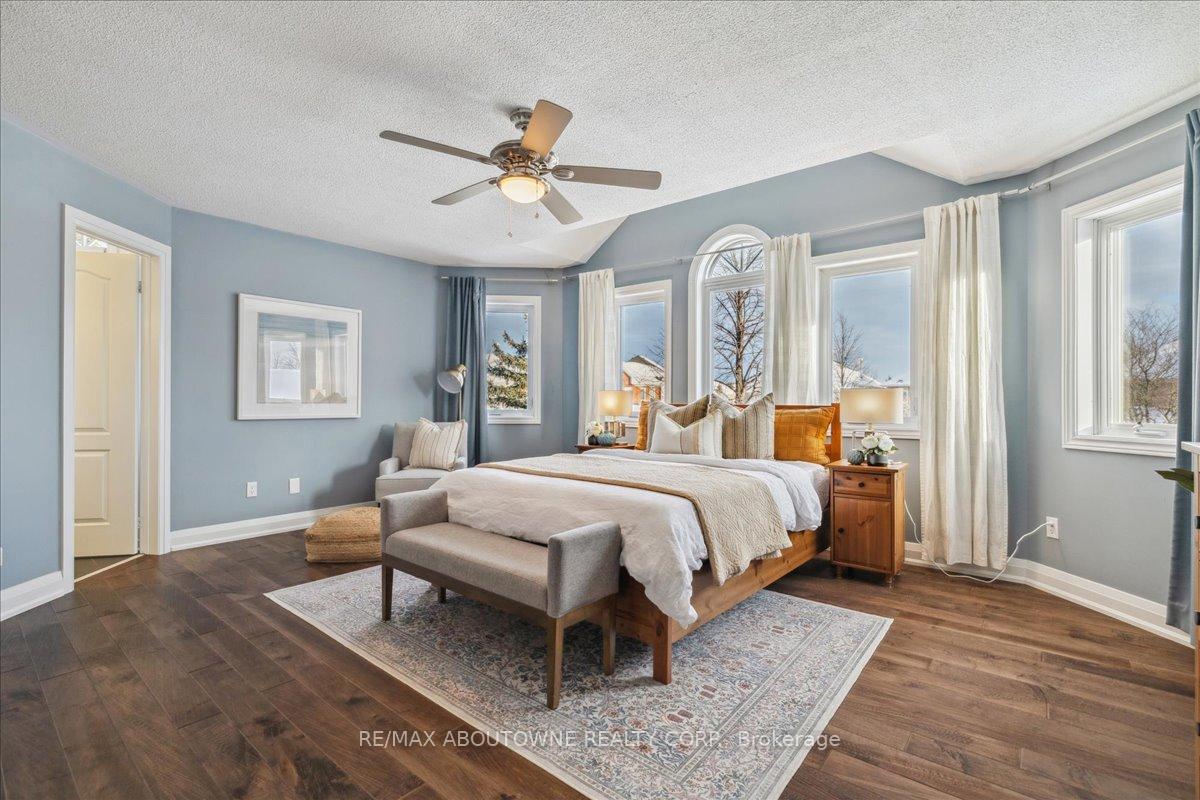 Photo 23 of 69 Lauchlin Crescent, Halton Hills, Georgetown — HOMEH