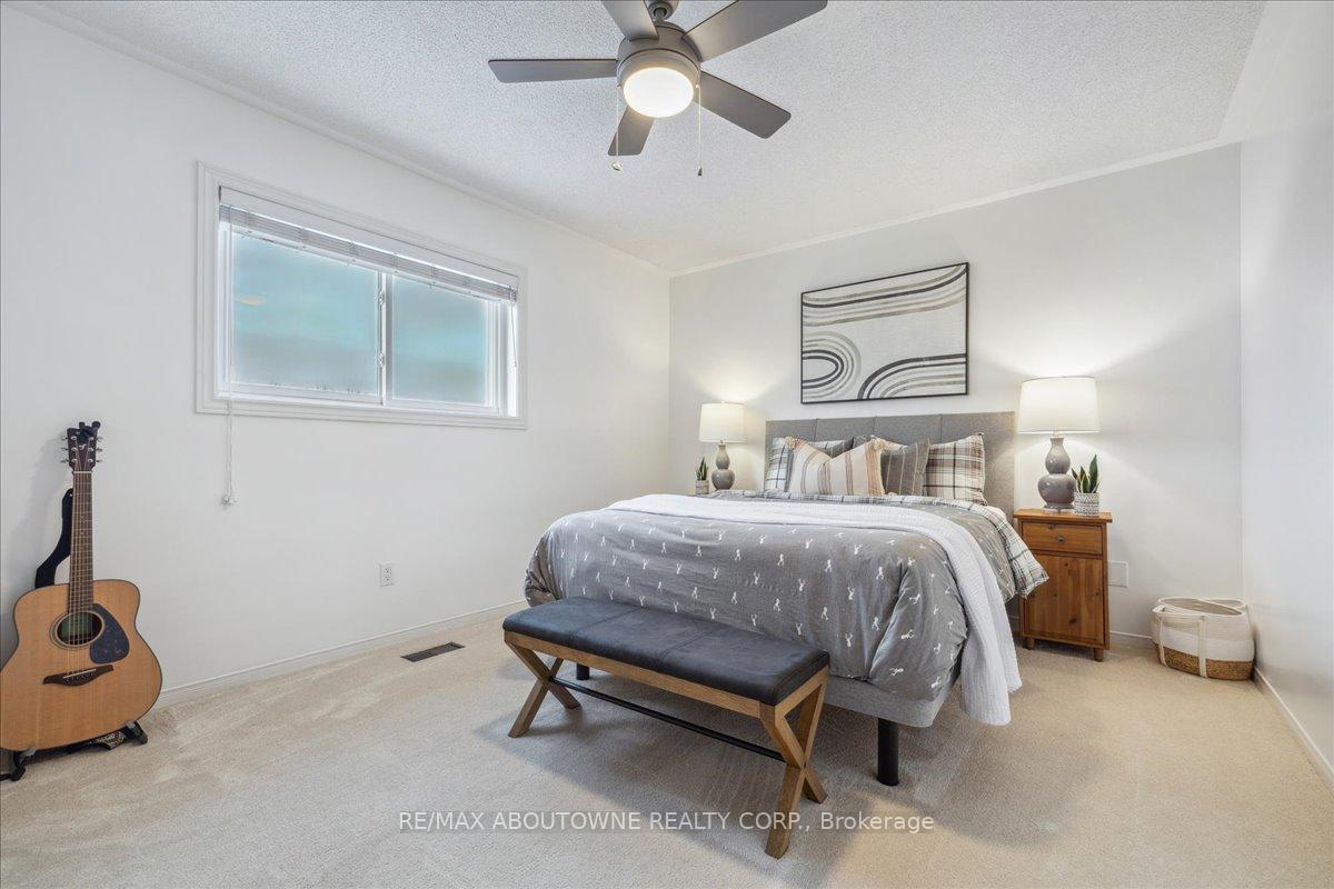 Photo 29 of 69 Lauchlin Crescent, Halton Hills, Georgetown — HOMEH