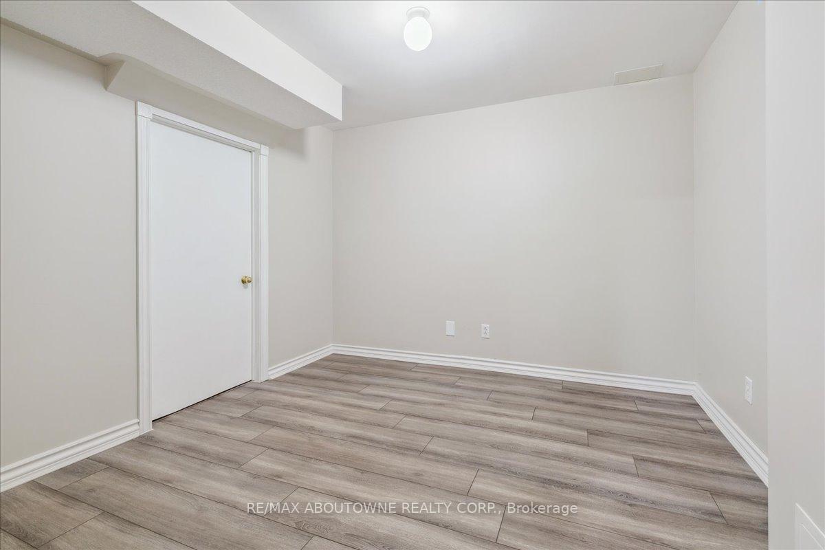 Photo 39 of 69 Lauchlin Crescent, Halton Hills, Georgetown — HOMEH