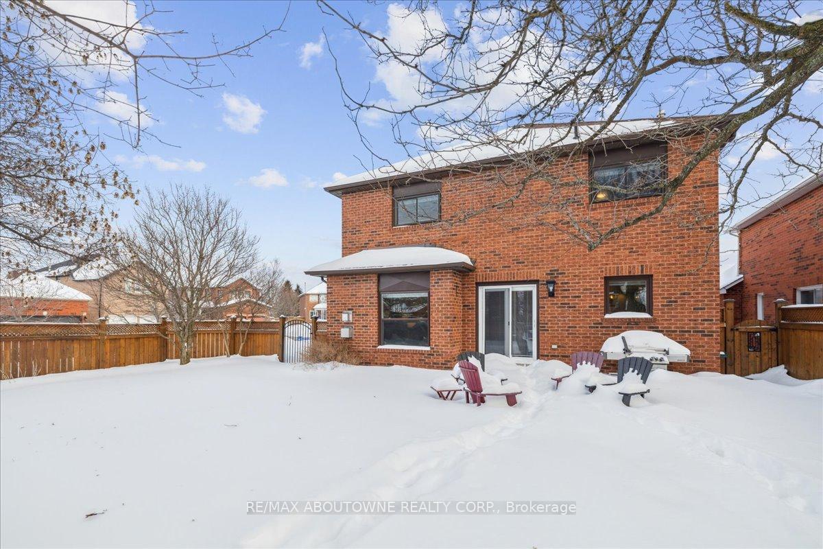 Photo 40 of 69 Lauchlin Crescent, Halton Hills, Georgetown — HOMEH