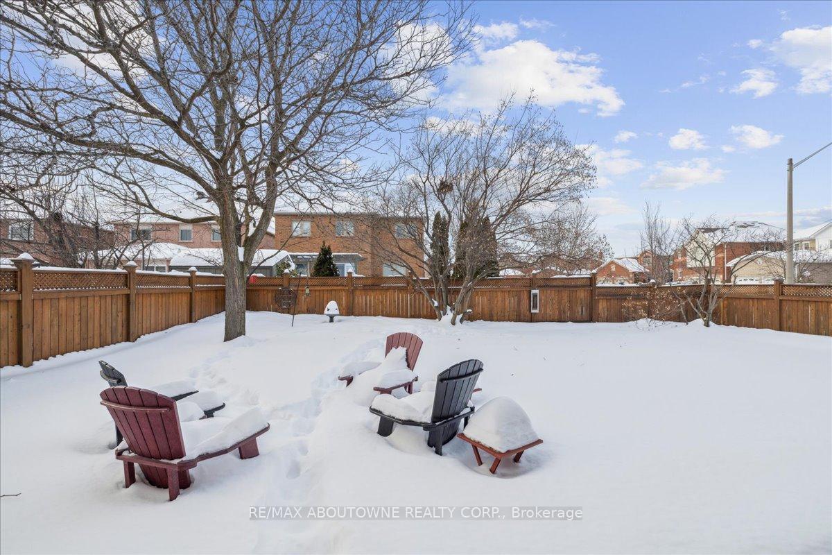 Photo 43 of 69 Lauchlin Crescent, Halton Hills, Georgetown — HOMEH
