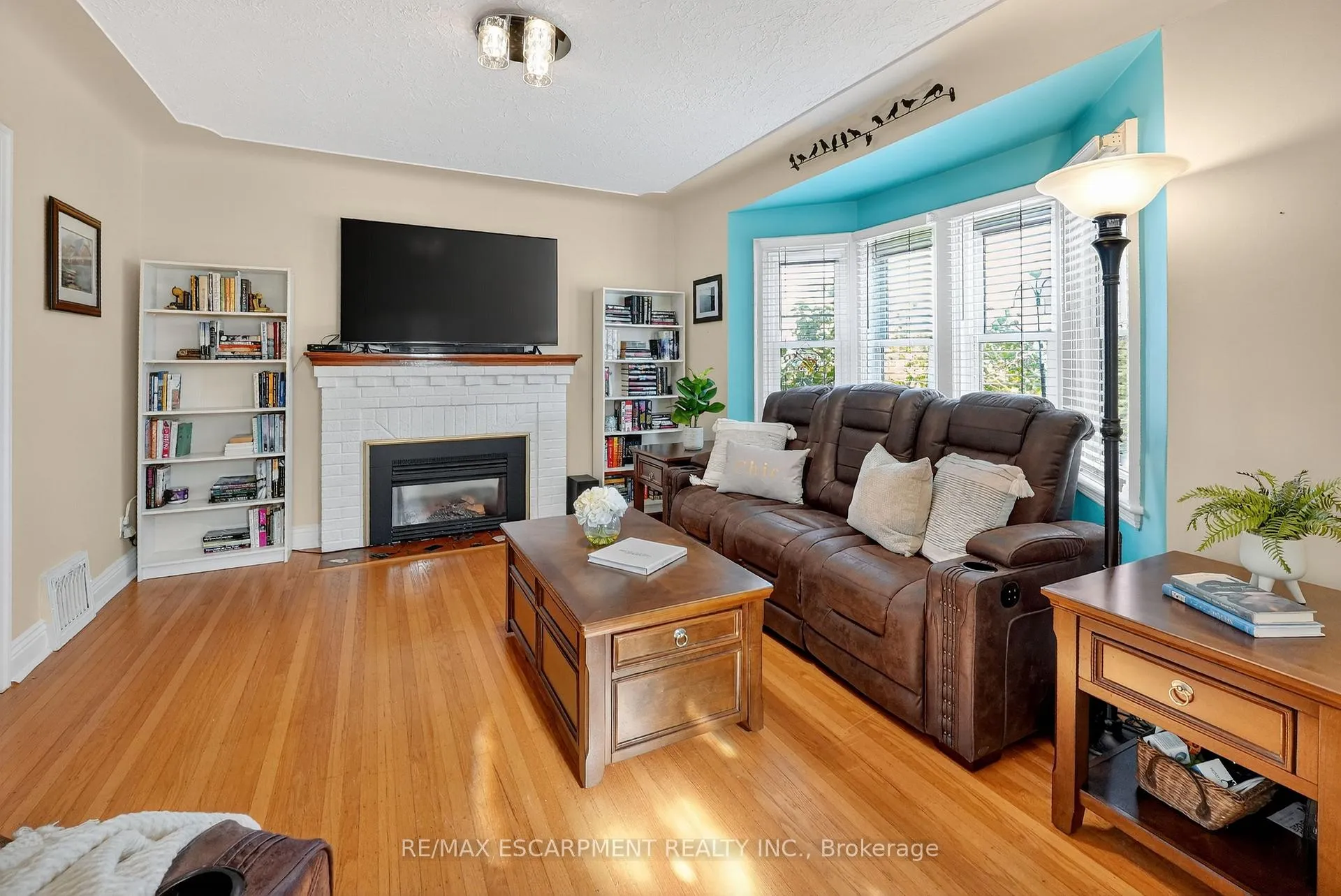 Photo 5 of 46 Weir Street S, Hamilton, Bartonville — HOMEH