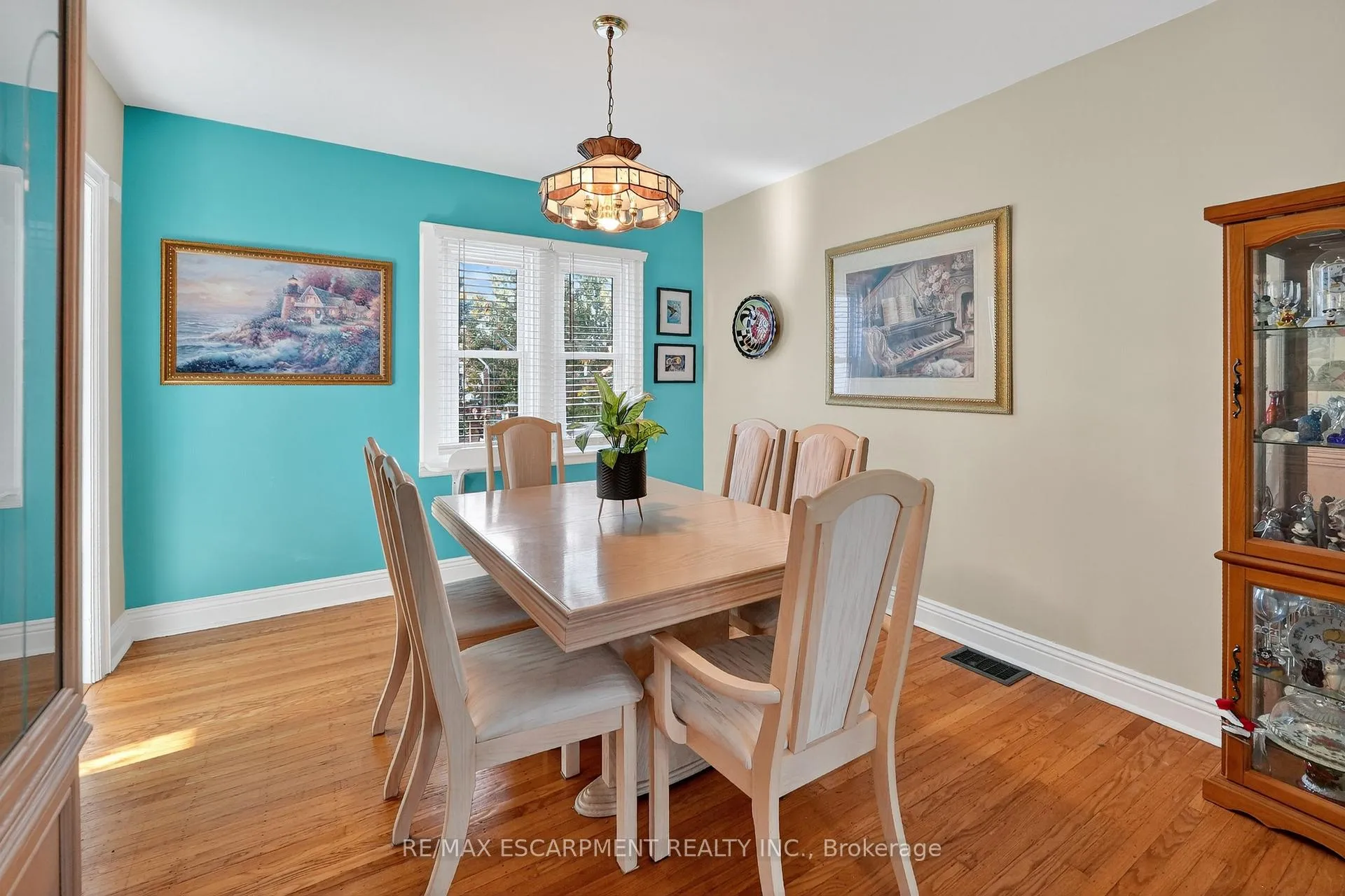 Photo 6 of 46 Weir Street S, Hamilton, Bartonville — HOMEH