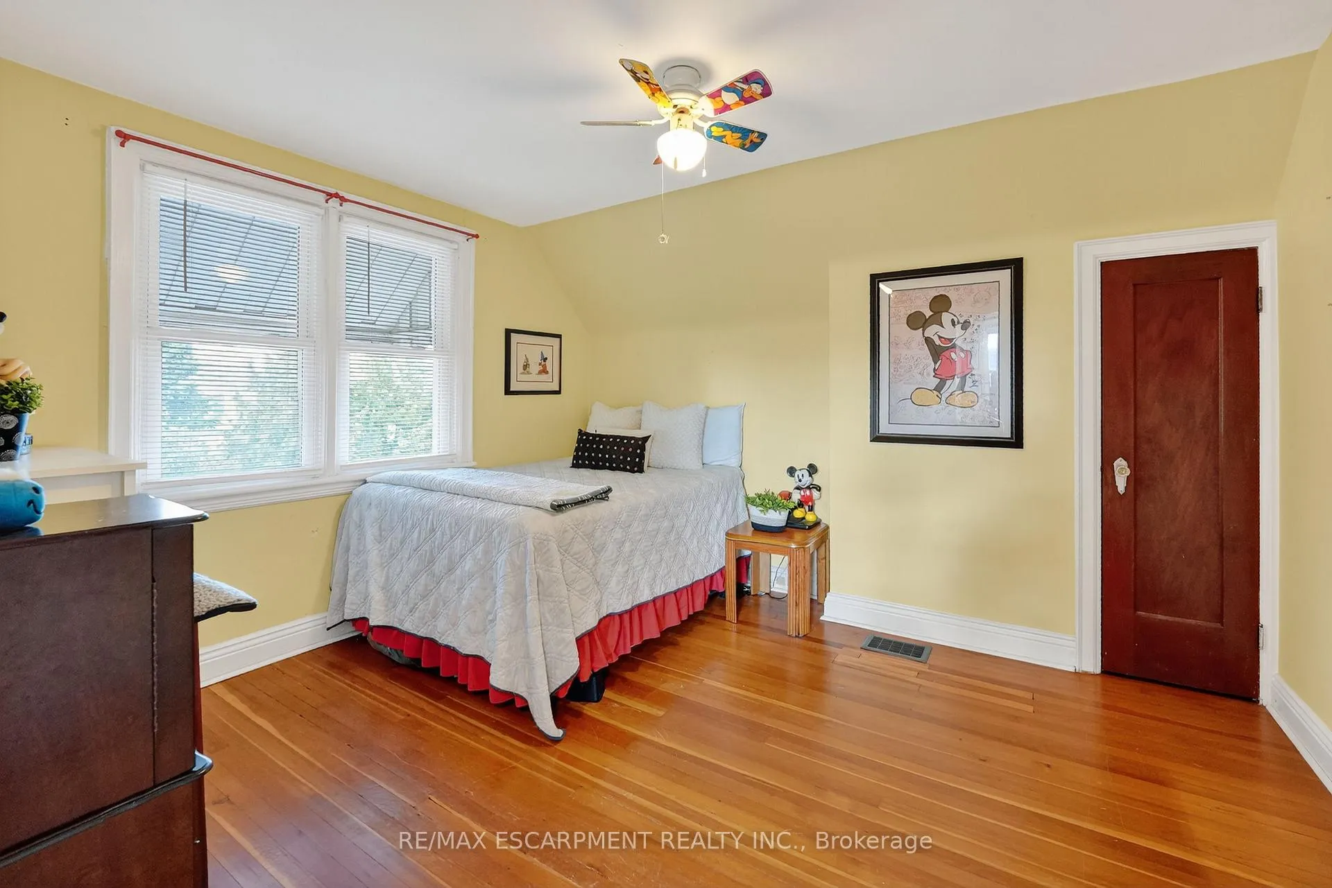 Photo 12 of 46 Weir Street S, Hamilton, Bartonville — HOMEH