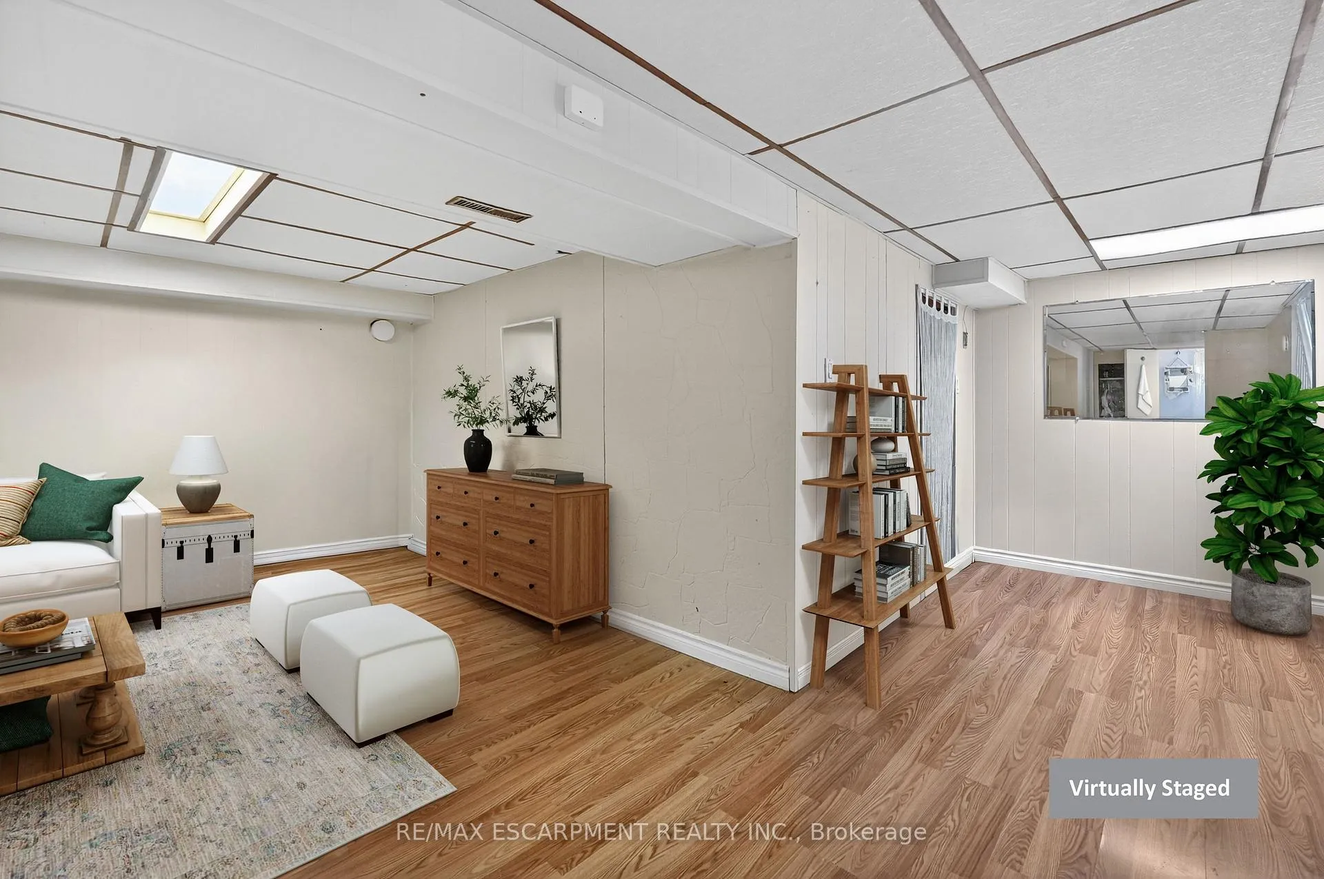 Photo 17 of 46 Weir Street S, Hamilton, Bartonville — HOMEH
