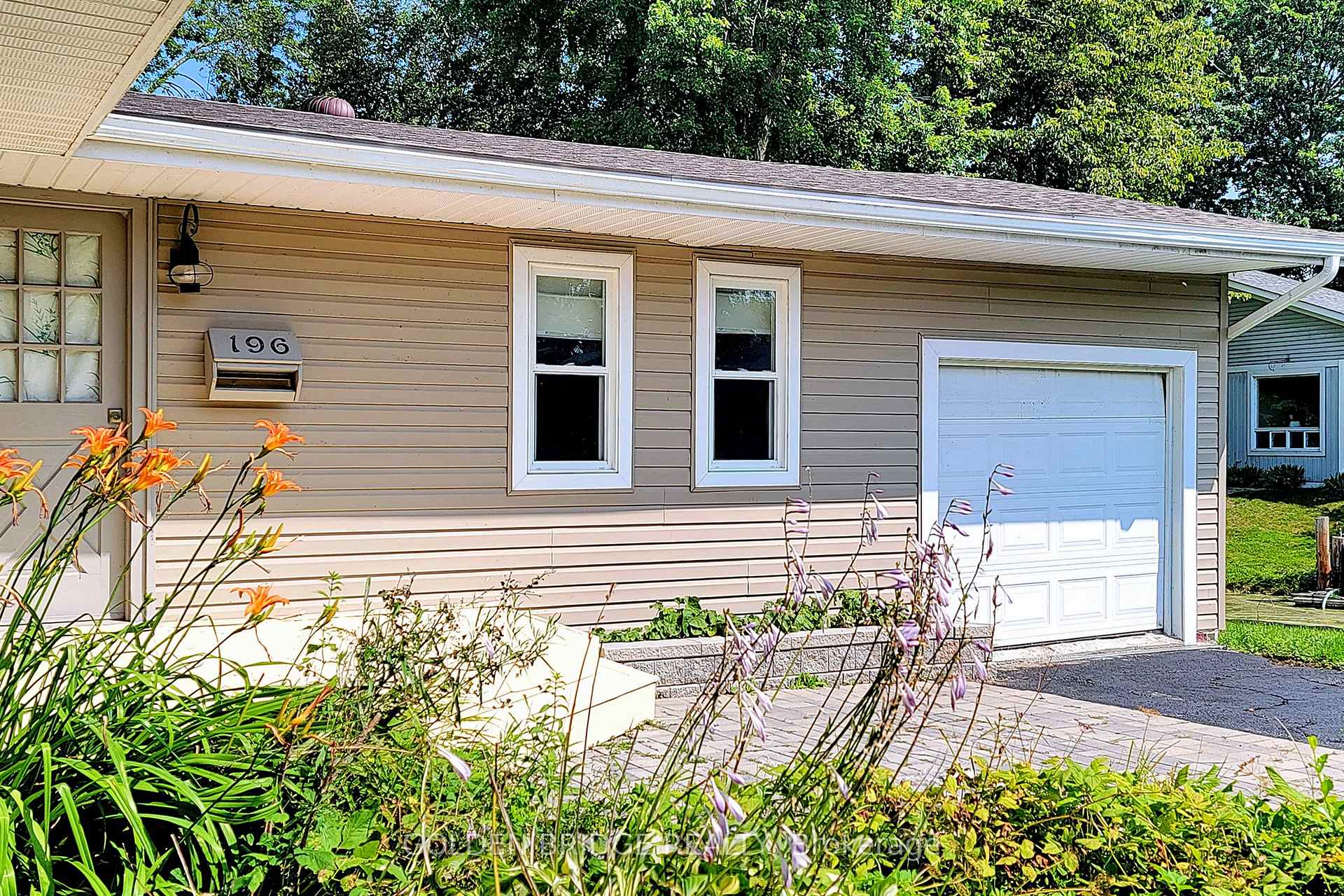 Photo 2 of 196 S Channel Drive, Georgina, Keswick North — HOMEH