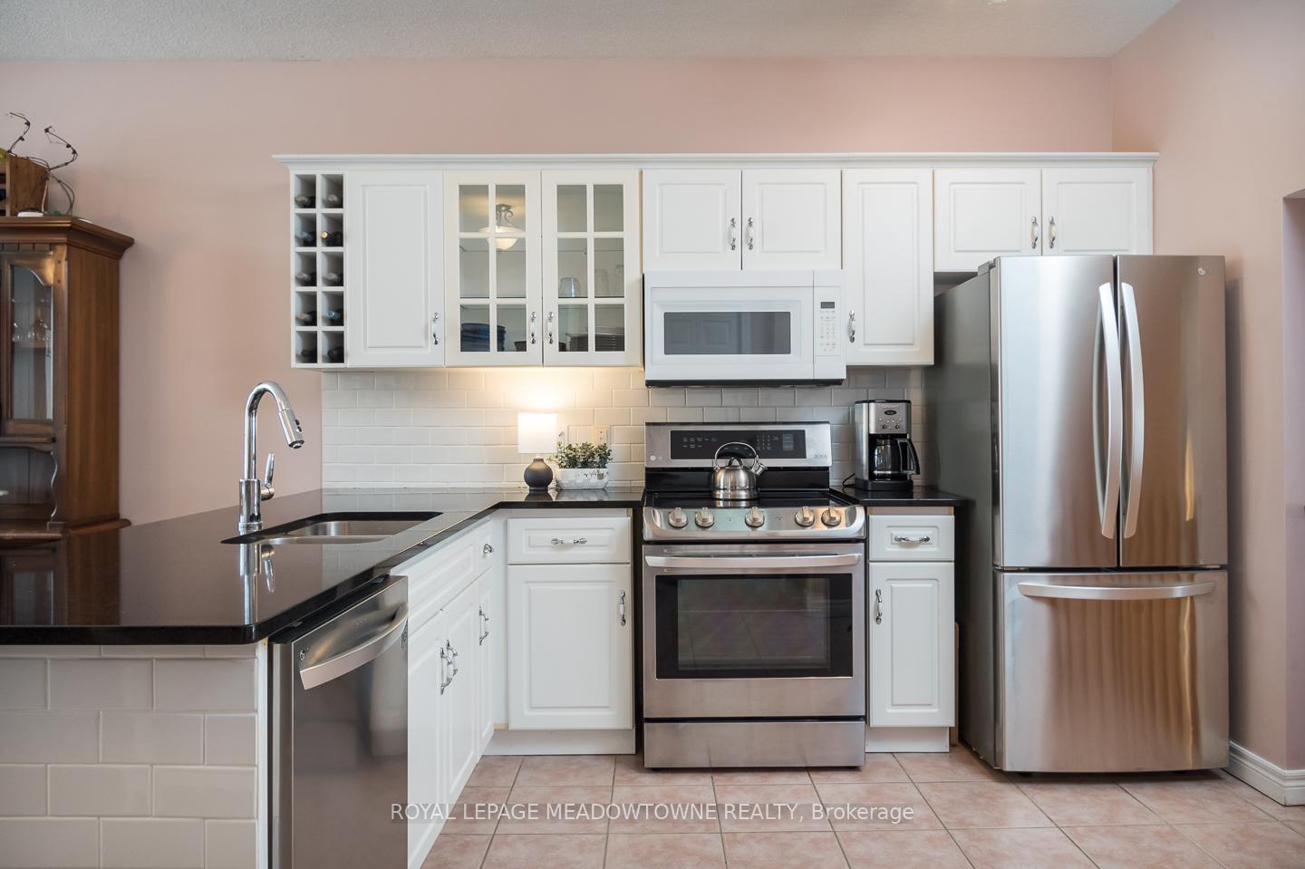 Photo 10 of 52 Beardmore Crescent, Halton Hills, Acton — HOMEH