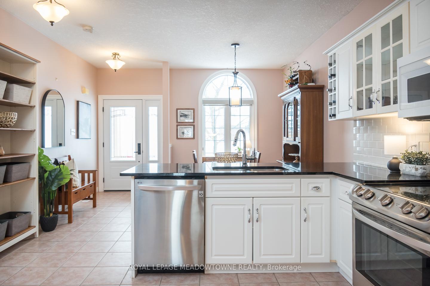 Photo 11 of 52 Beardmore Crescent, Halton Hills, Acton — HOMEH
