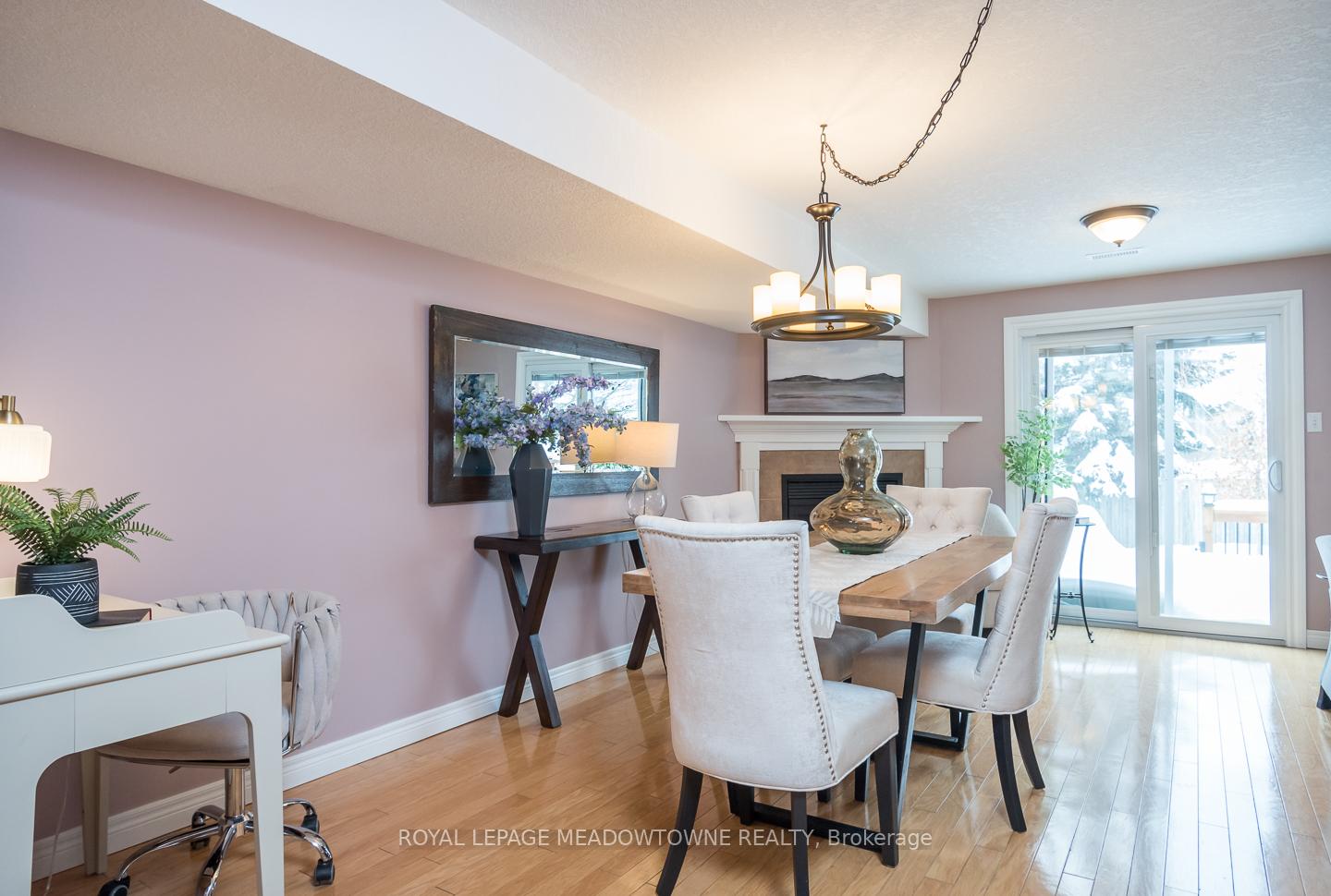 Photo 13 of 52 Beardmore Crescent, Halton Hills, Acton — HOMEH