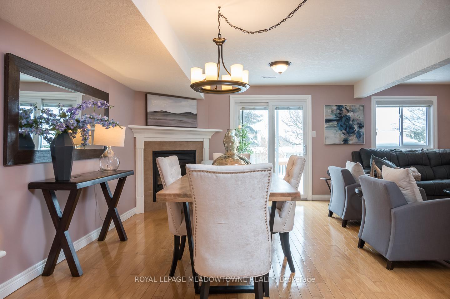 Photo 14 of 52 Beardmore Crescent, Halton Hills, Acton — HOMEH