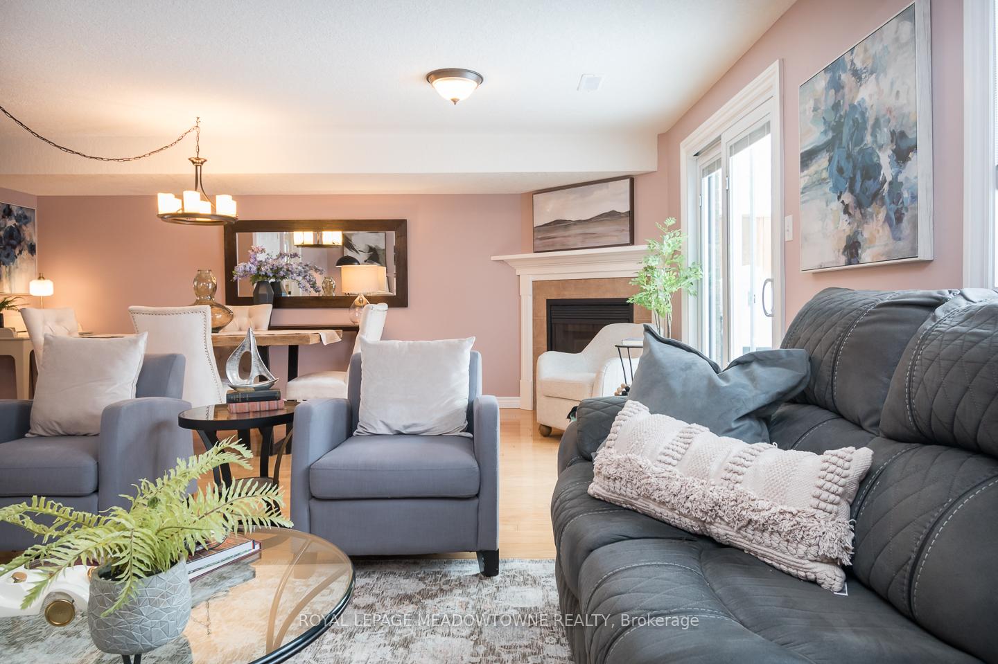 Photo 20 of 52 Beardmore Crescent, Halton Hills, Acton — HOMEH