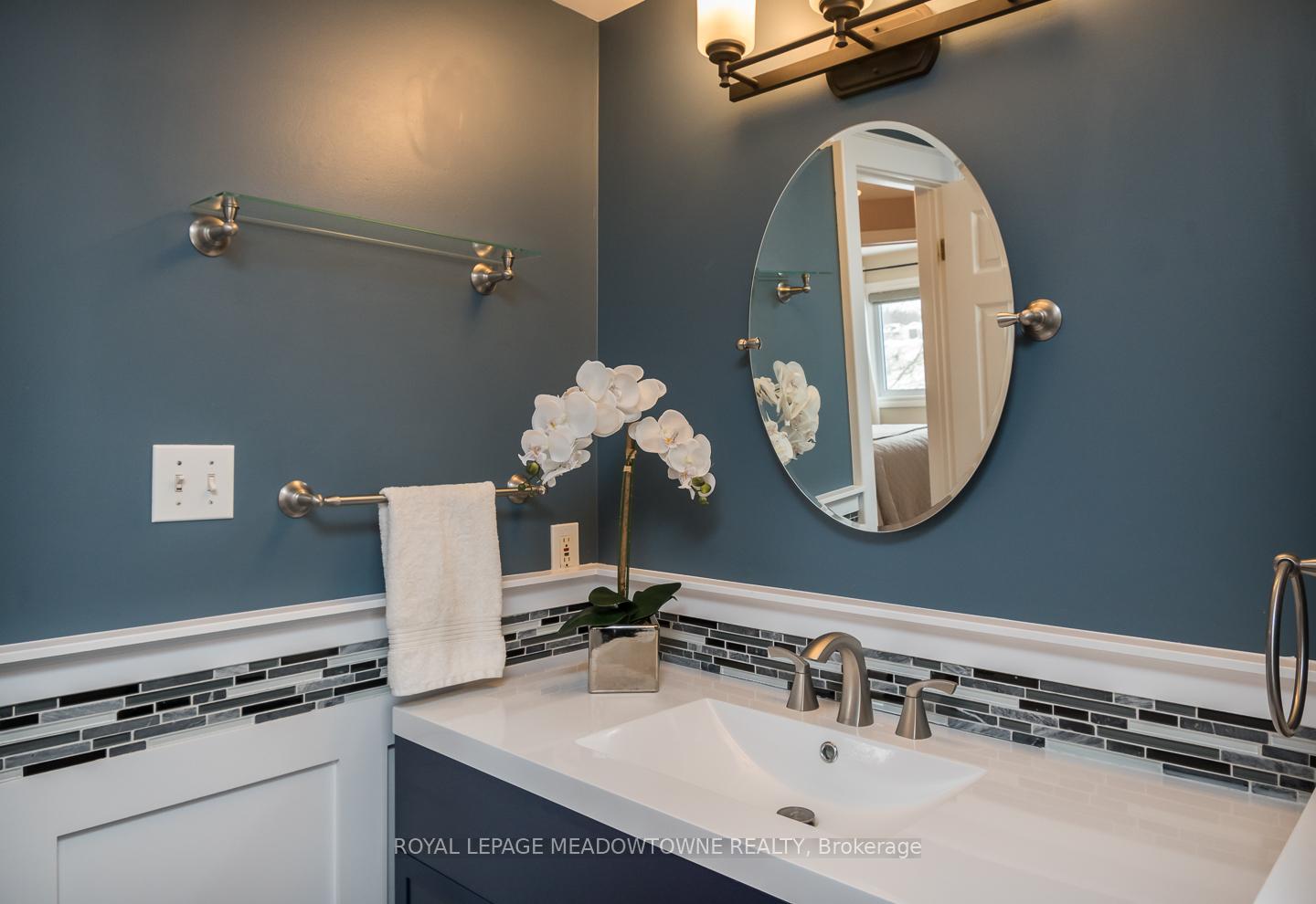 Photo 32 of 52 Beardmore Crescent, Halton Hills, Acton — HOMEH