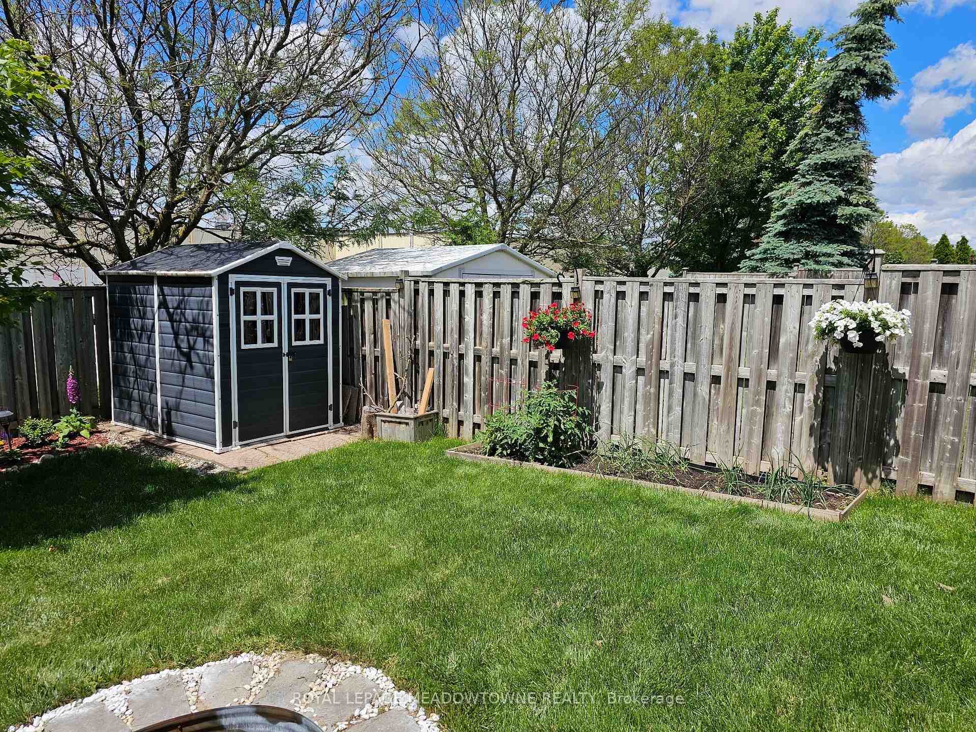 Photo 34 of 52 Beardmore Crescent, Halton Hills, Acton — HOMEH