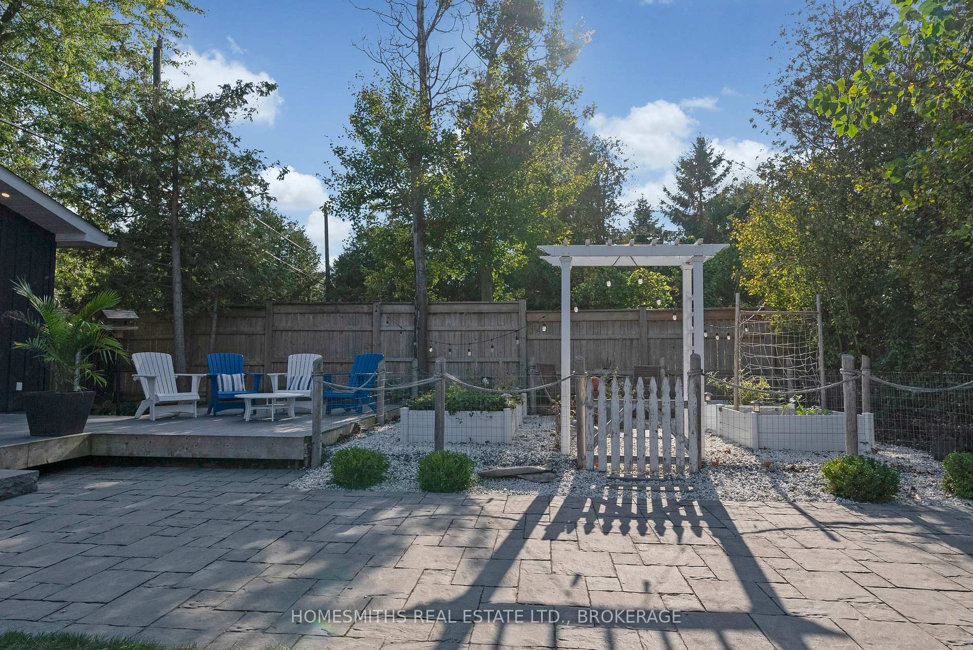 Photo 5 of 141 Cedar Crest Beach Road, Clarington, Bowmanville — HOMEH