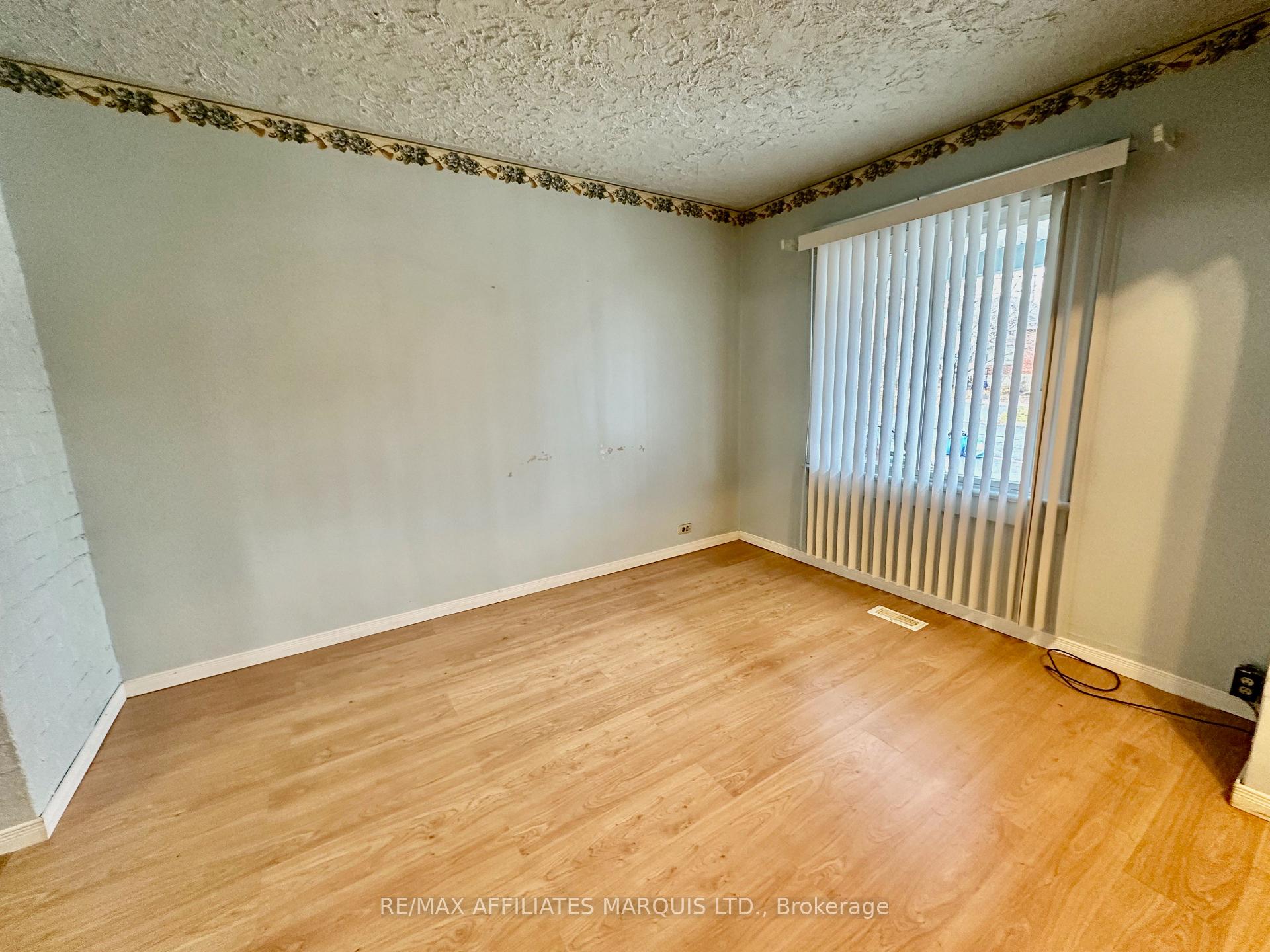 Photo 5 of 112 Carleton Street, Cornwall — HOMEH
