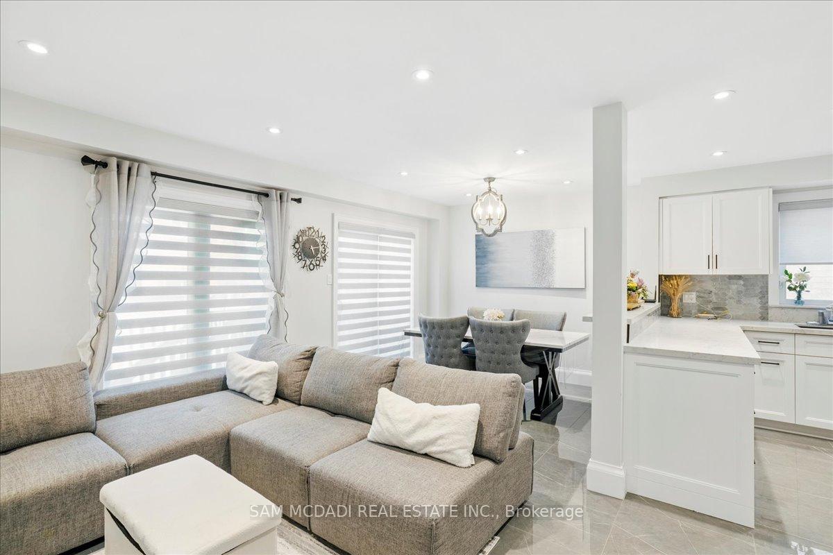 Photo 7 of 92 Wood Circle, Caledon, Bolton East — HOMEH