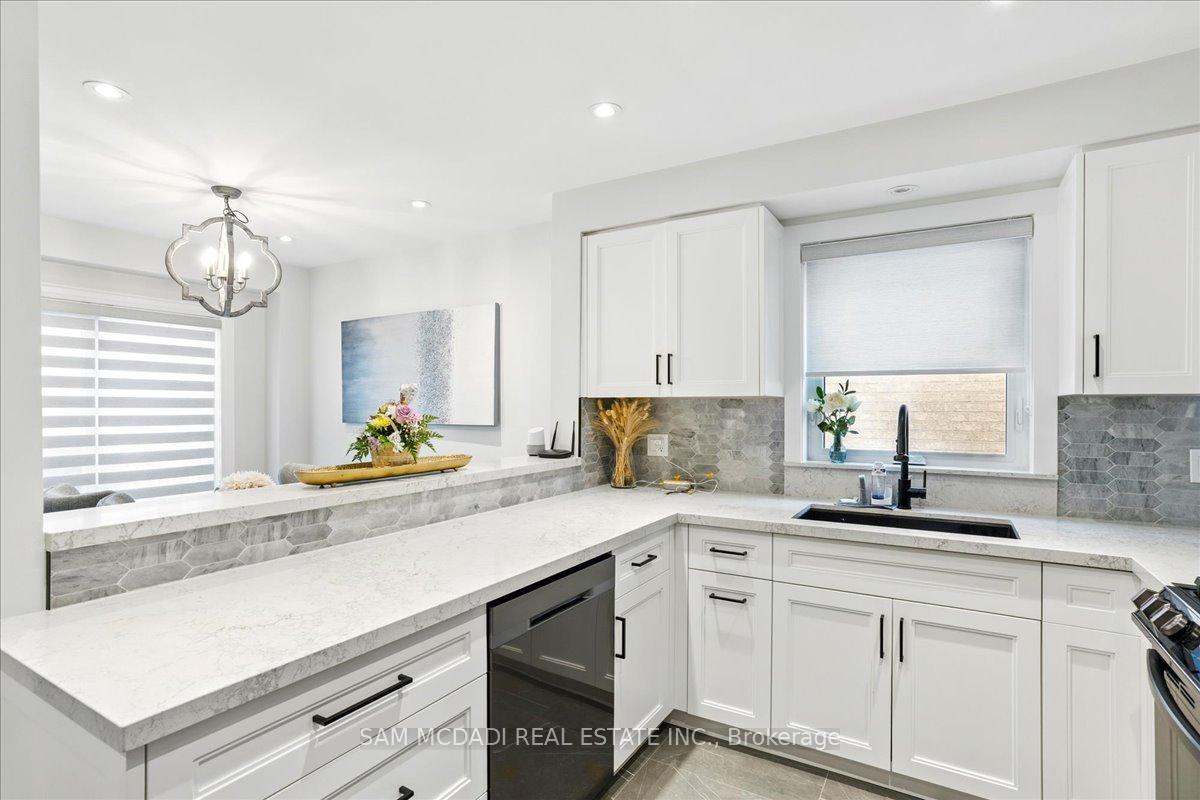 Photo 2 of 92 Wood Circle, Caledon, Bolton East — HOMEH