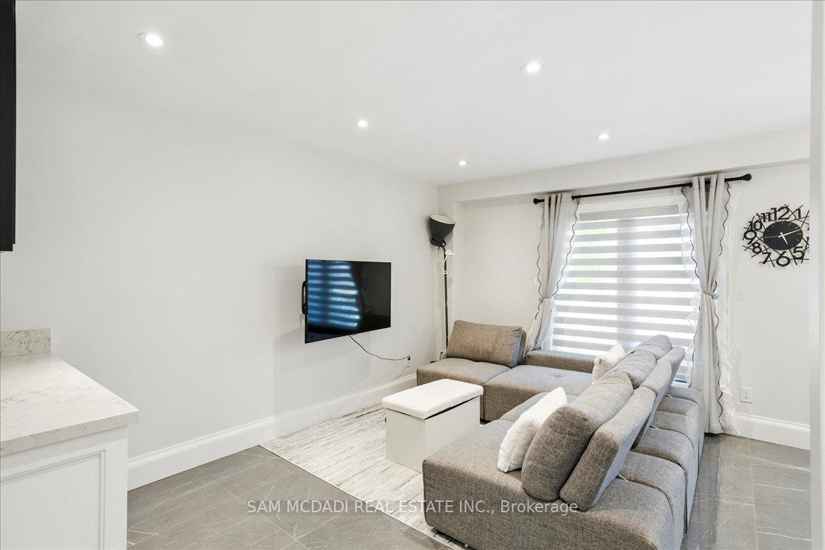 Photo 4 of 92 Wood Circle, Caledon, Bolton East — HOMEH