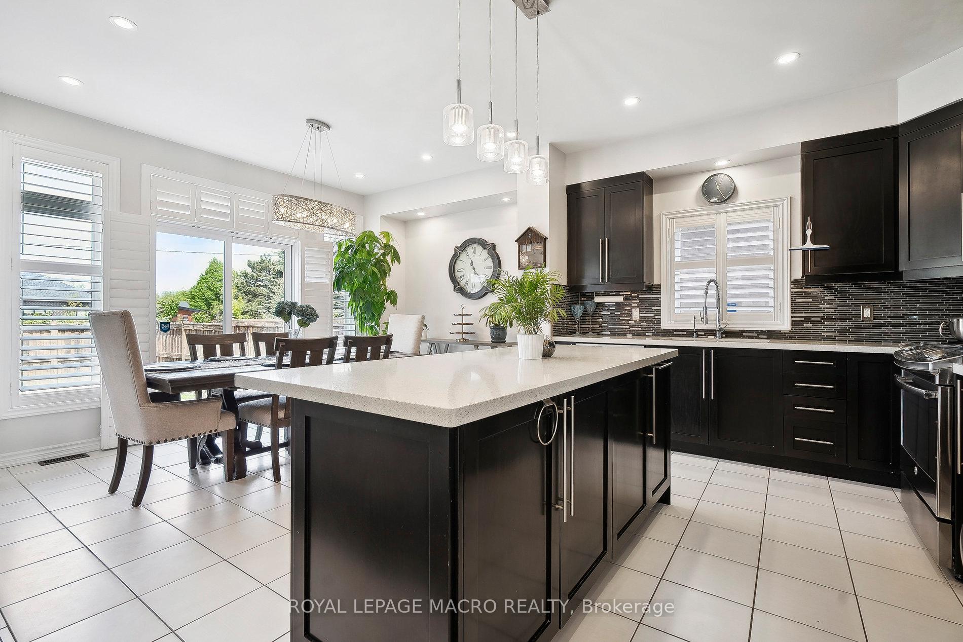 Photo 8 of 80 Bellroyal Crescent, Hamilton, Stoney Creek Mountain — HOMEH