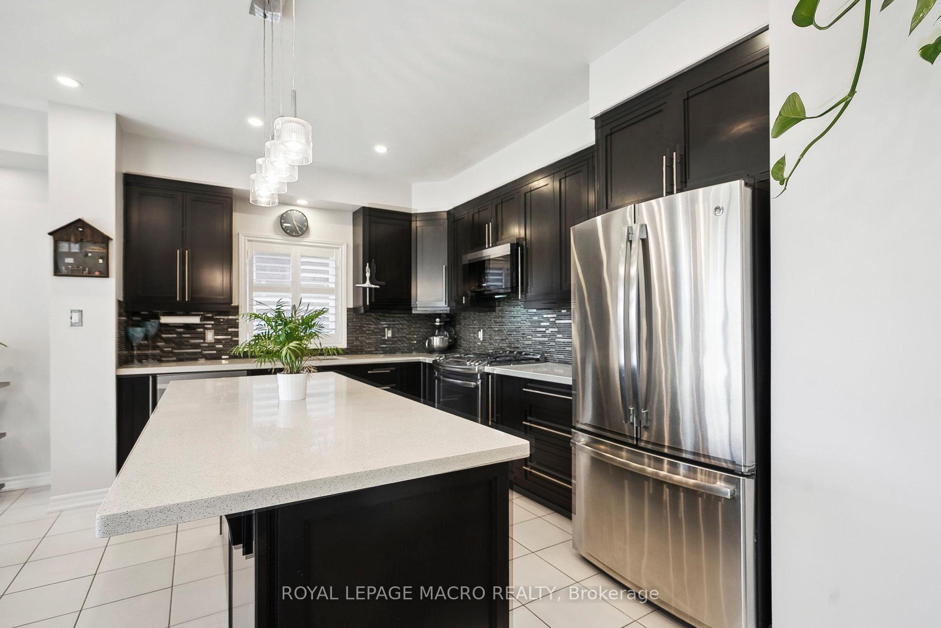 Photo 11 of 80 Bellroyal Crescent, Hamilton, Stoney Creek Mountain — HOMEH