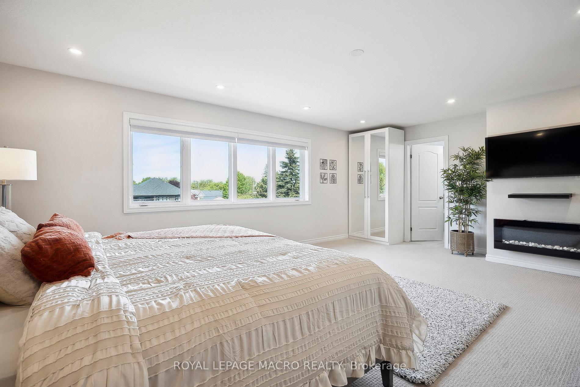 Photo 20 of 80 Bellroyal Crescent, Hamilton, Stoney Creek Mountain — HOMEH