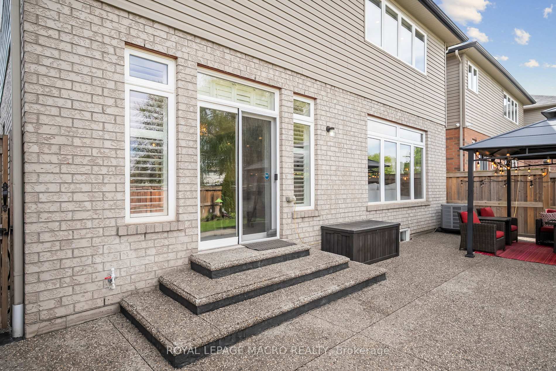 Photo 31 of 80 Bellroyal Crescent, Hamilton, Stoney Creek Mountain — HOMEH