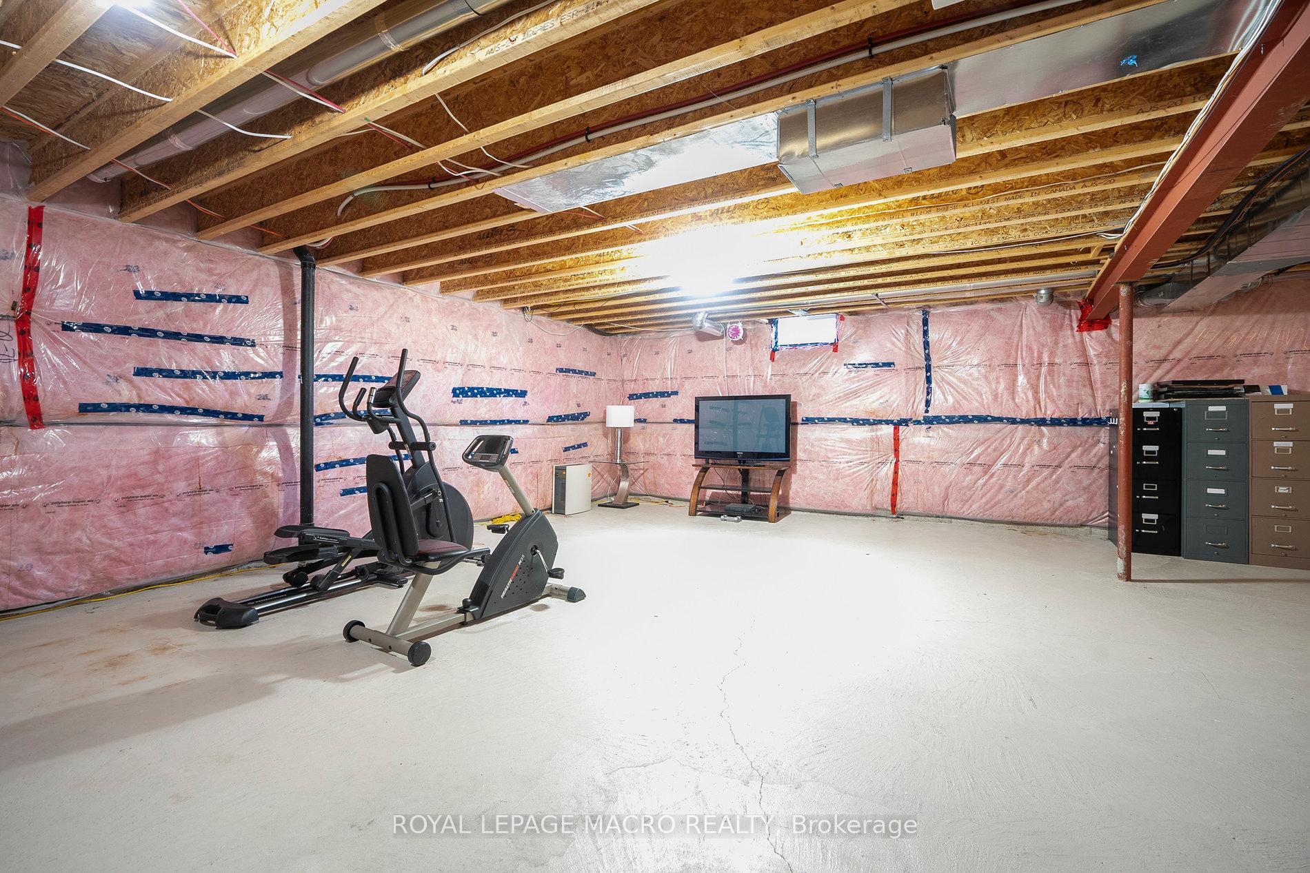 Photo 34 of 80 Bellroyal Crescent, Hamilton, Stoney Creek Mountain — HOMEH