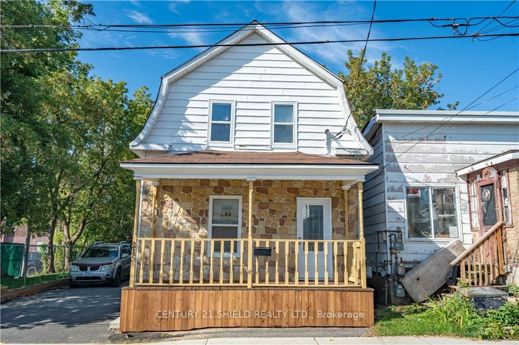 Photo 2 of 215 Louisa Street, Cornwall — HOMEH