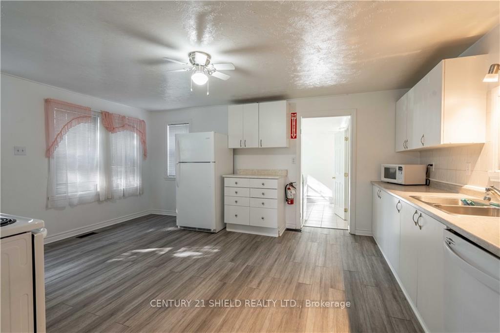 Photo 4 of 215 Louisa Street, Cornwall — HOMEH