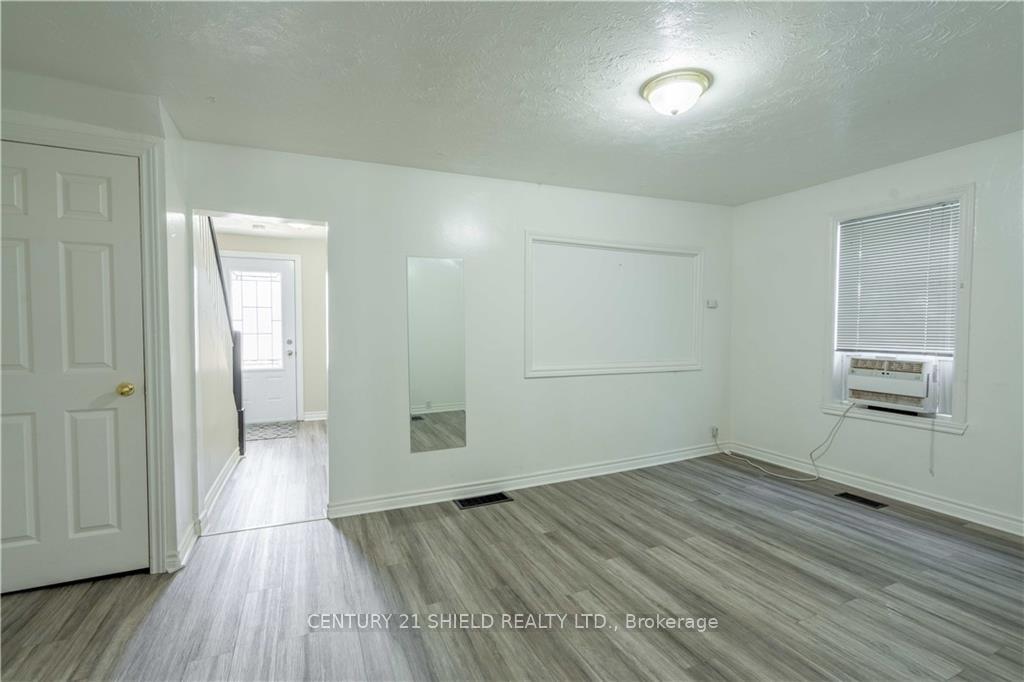 Photo 7 of 215 Louisa Street, Cornwall — HOMEH