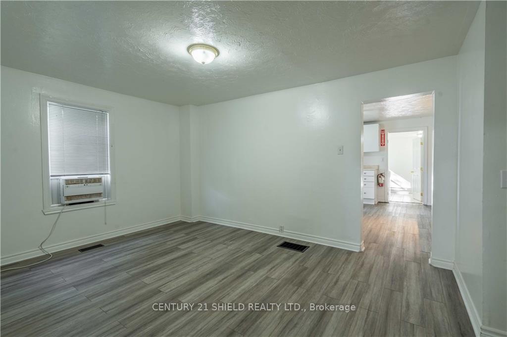 Photo 11 of 215 Louisa Street, Cornwall — HOMEH