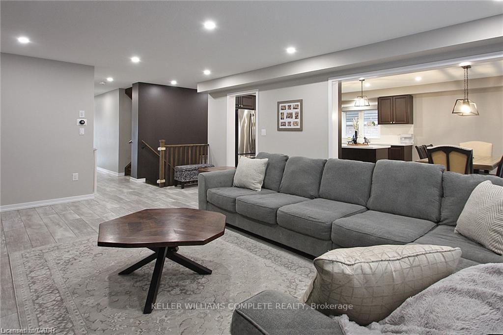 Photo 5 of 23 Scarletwood Street, Hamilton, Stoney Creek Mountain — HOMEH